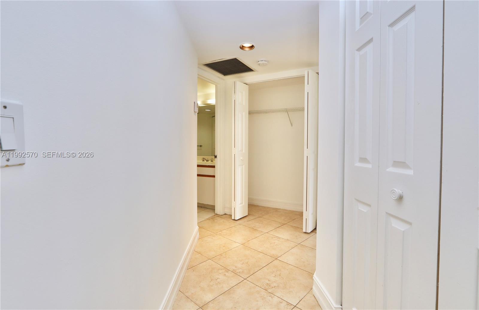 3500 Mystic Pointe Dr #1207, Aventura FL 33180