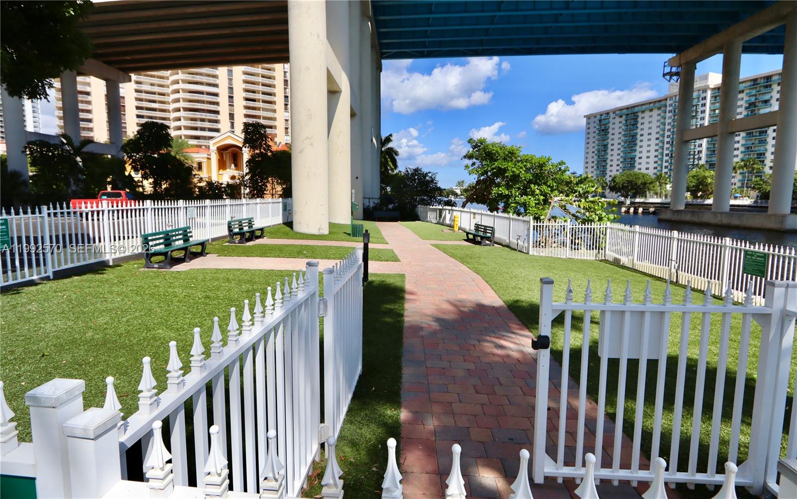 3500 Mystic Pointe Dr #1207, Aventura FL 33180