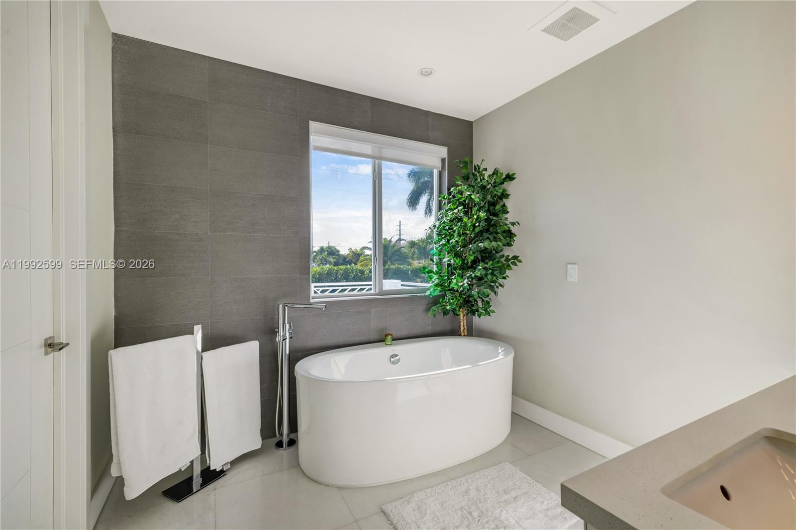 5602 SW 65th Ct, South Miami FL 33143