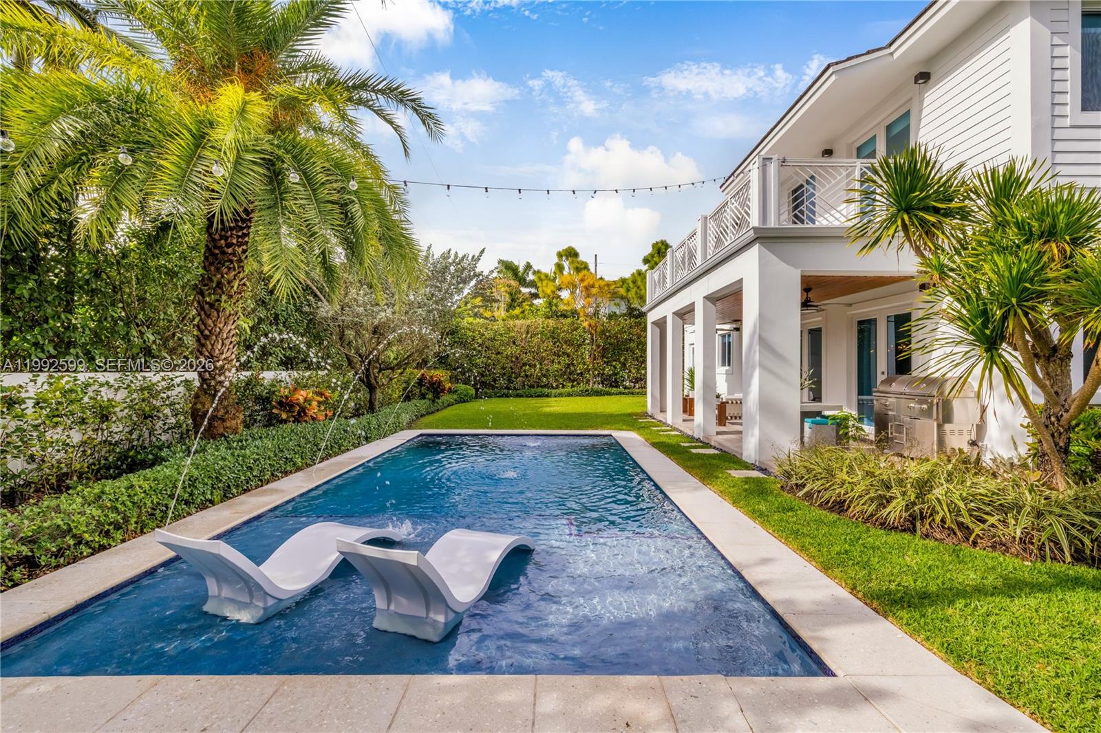 5602 SW 65th Ct, South Miami FL 33143