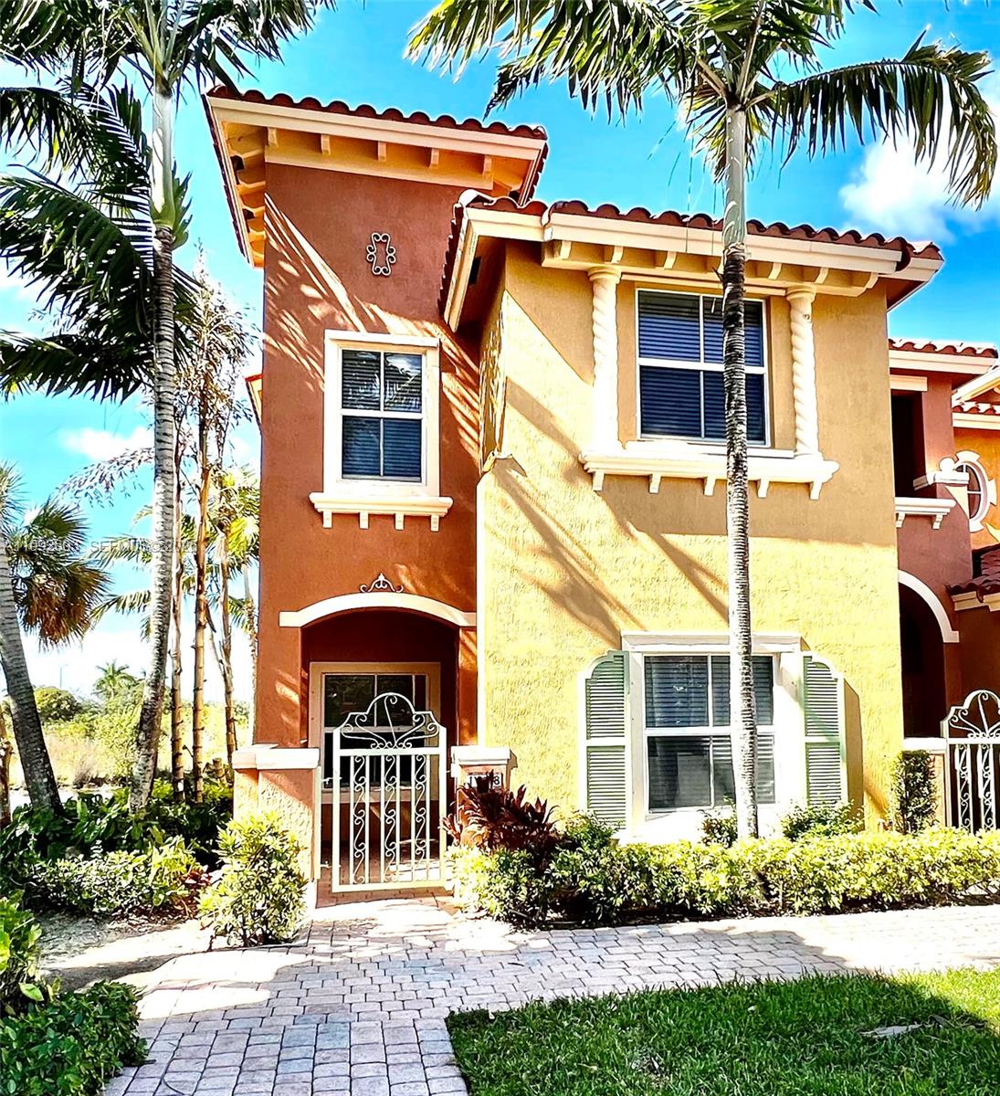 1088 SW 144th Ave #801, Pembroke Pines FL 33027