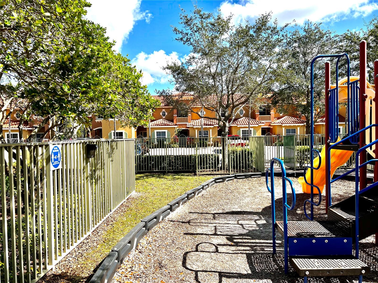 1088 SW 144th Ave #801, Pembroke Pines FL 33027