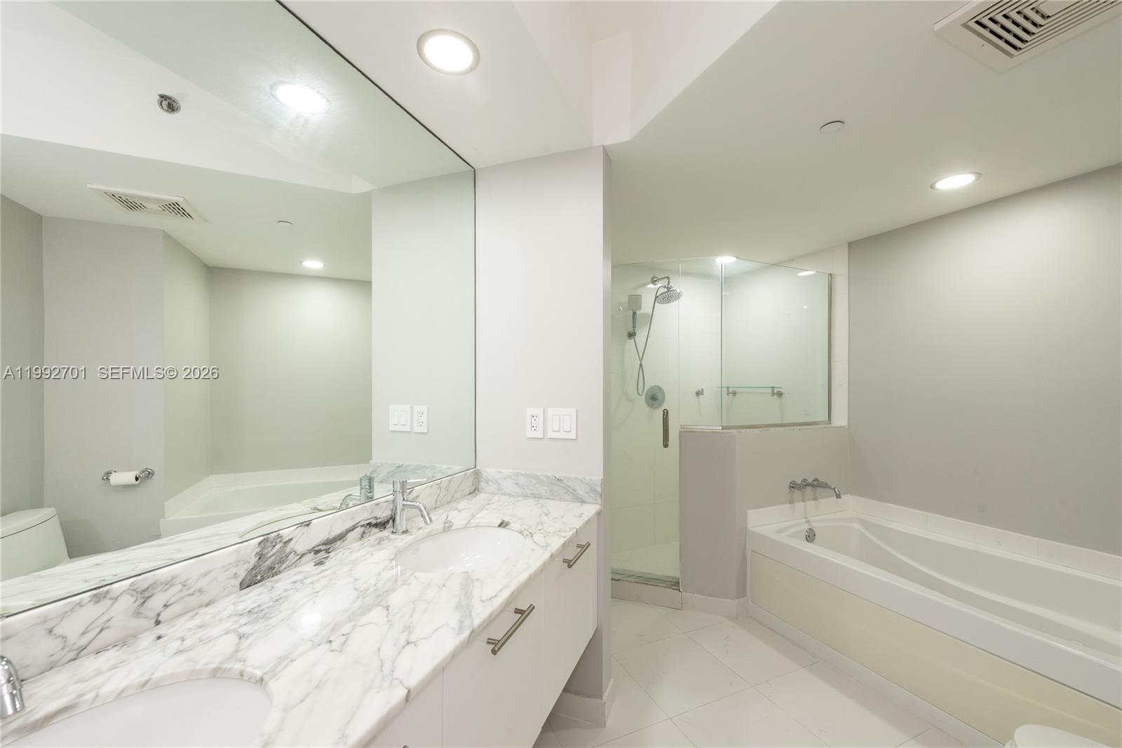 55 SE 6 ST #1207, Miami FL 33131