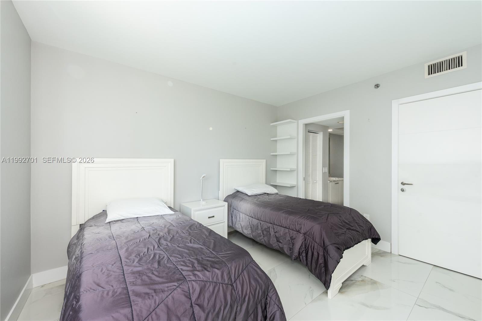 55 SE 6 ST #1207, Miami FL 33131