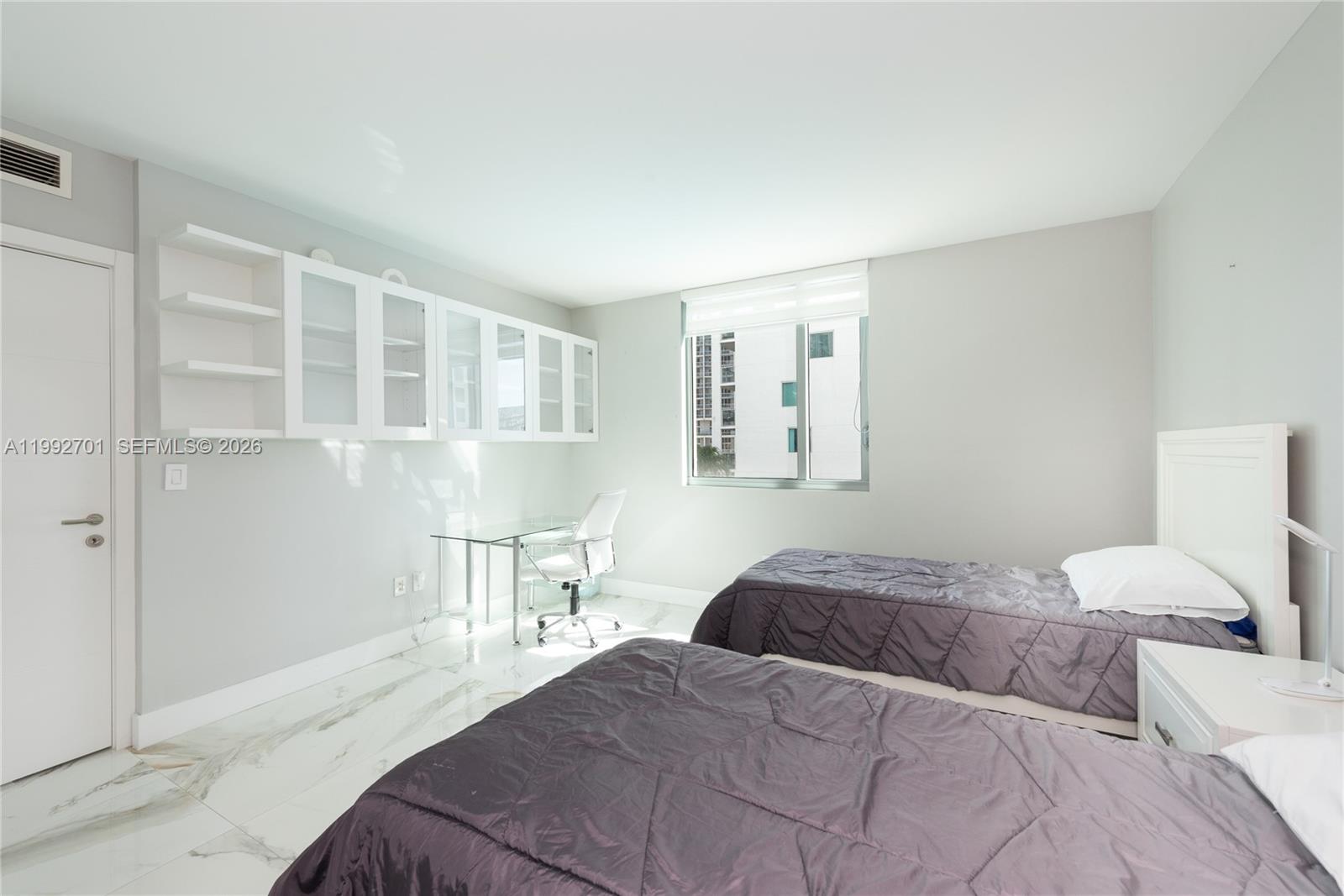 55 SE 6 ST #1207, Miami FL 33131