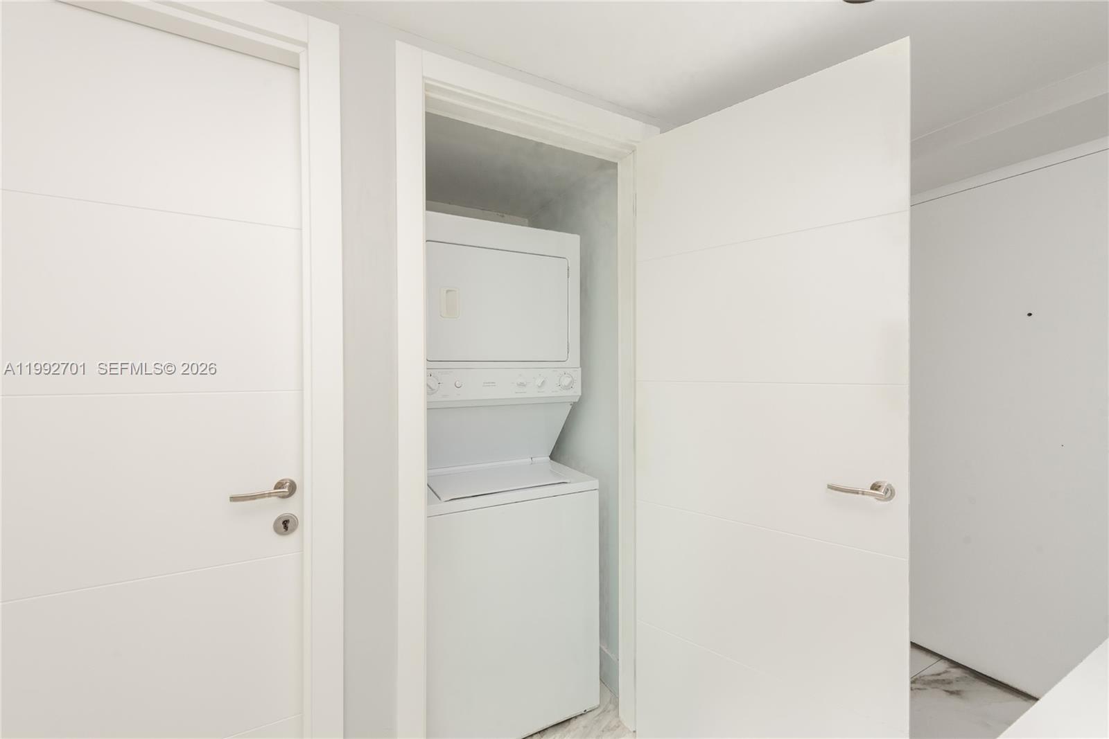 55 SE 6 ST #1207, Miami FL 33131