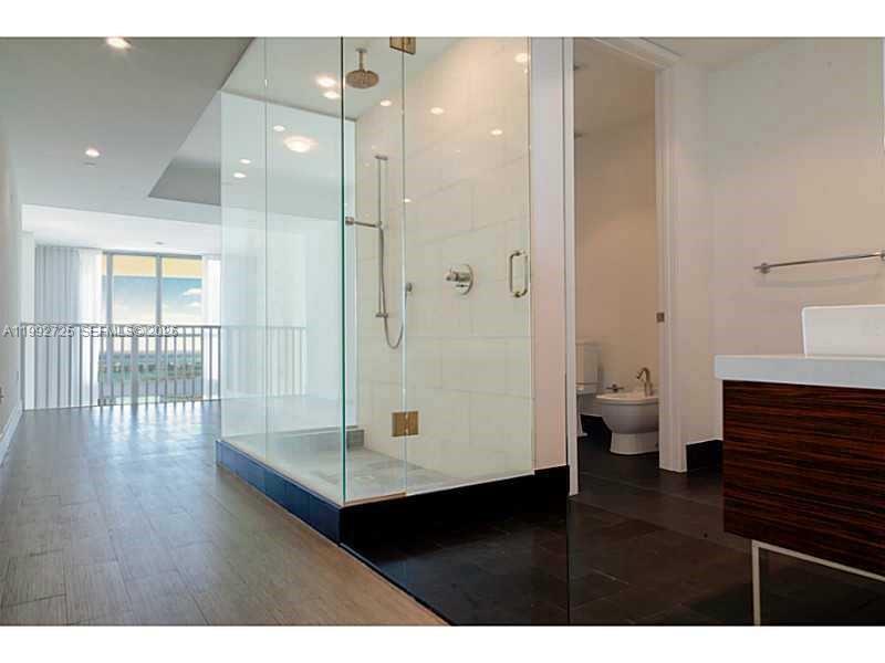 1100 Biscayne Blvd #4105, Miami FL 33132