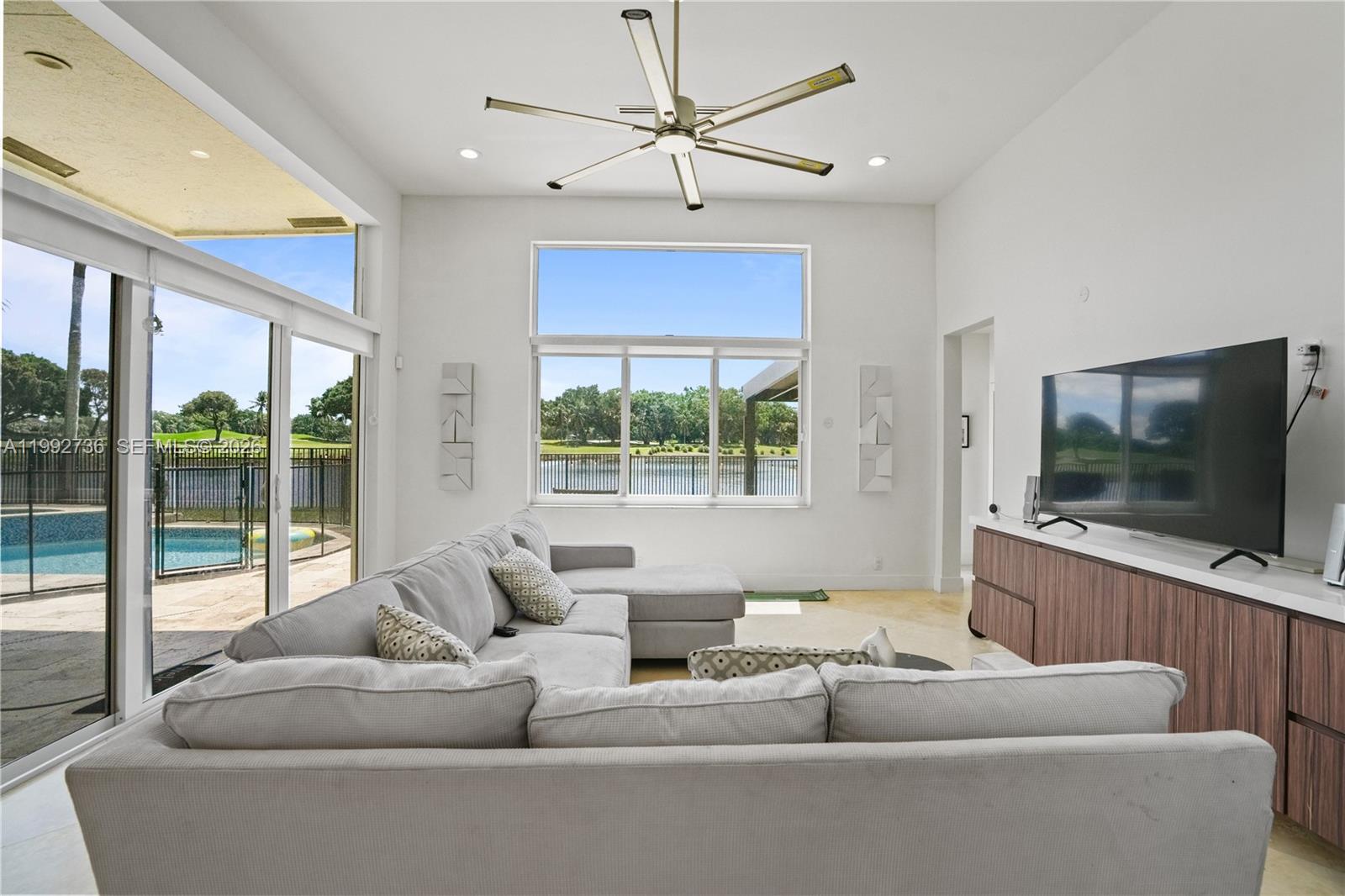 2569 Eagle Run Ln #0, Weston FL 33327