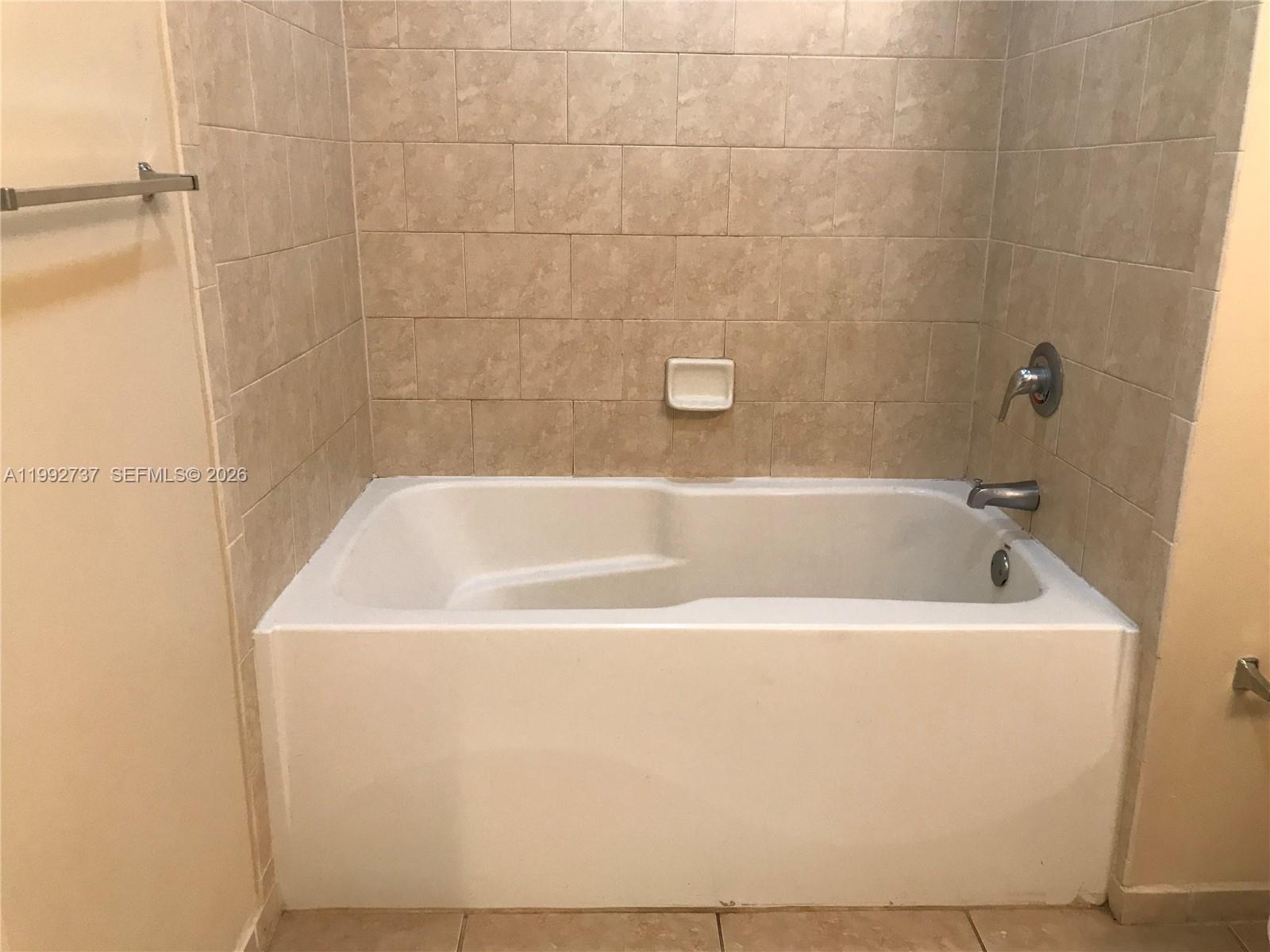 3001 NE 185th St #422, Aventura FL 33180
