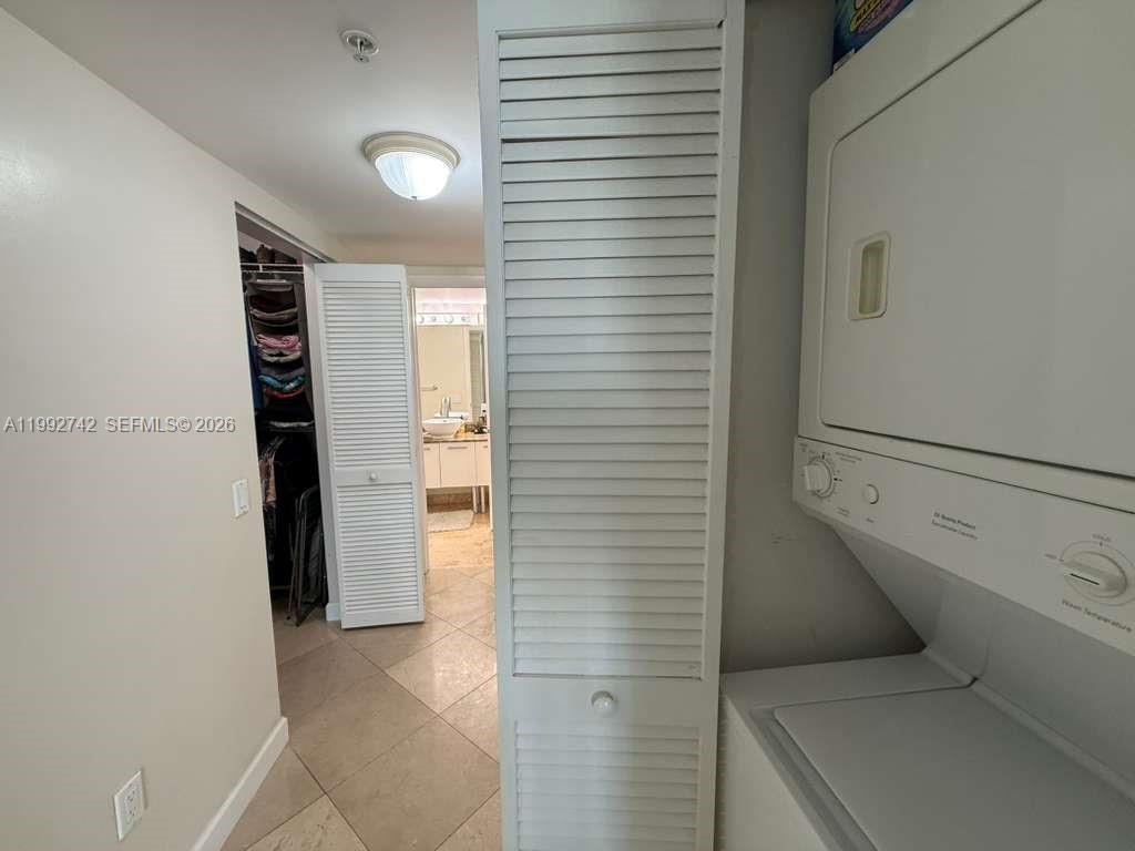 41 SE 5th St #1505, Miami FL 33131
