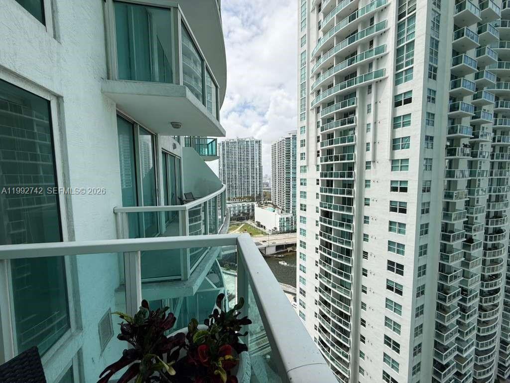 41 SE 5th St #1505, Miami FL 33131