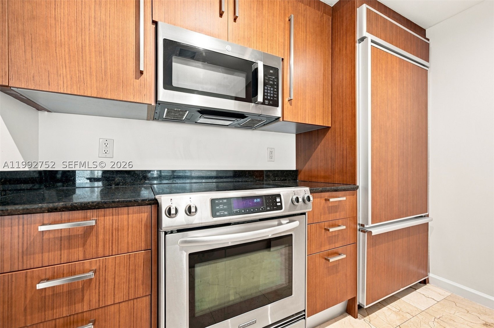 10275 Collins Ave #1107, Bal Harbour FL 33154