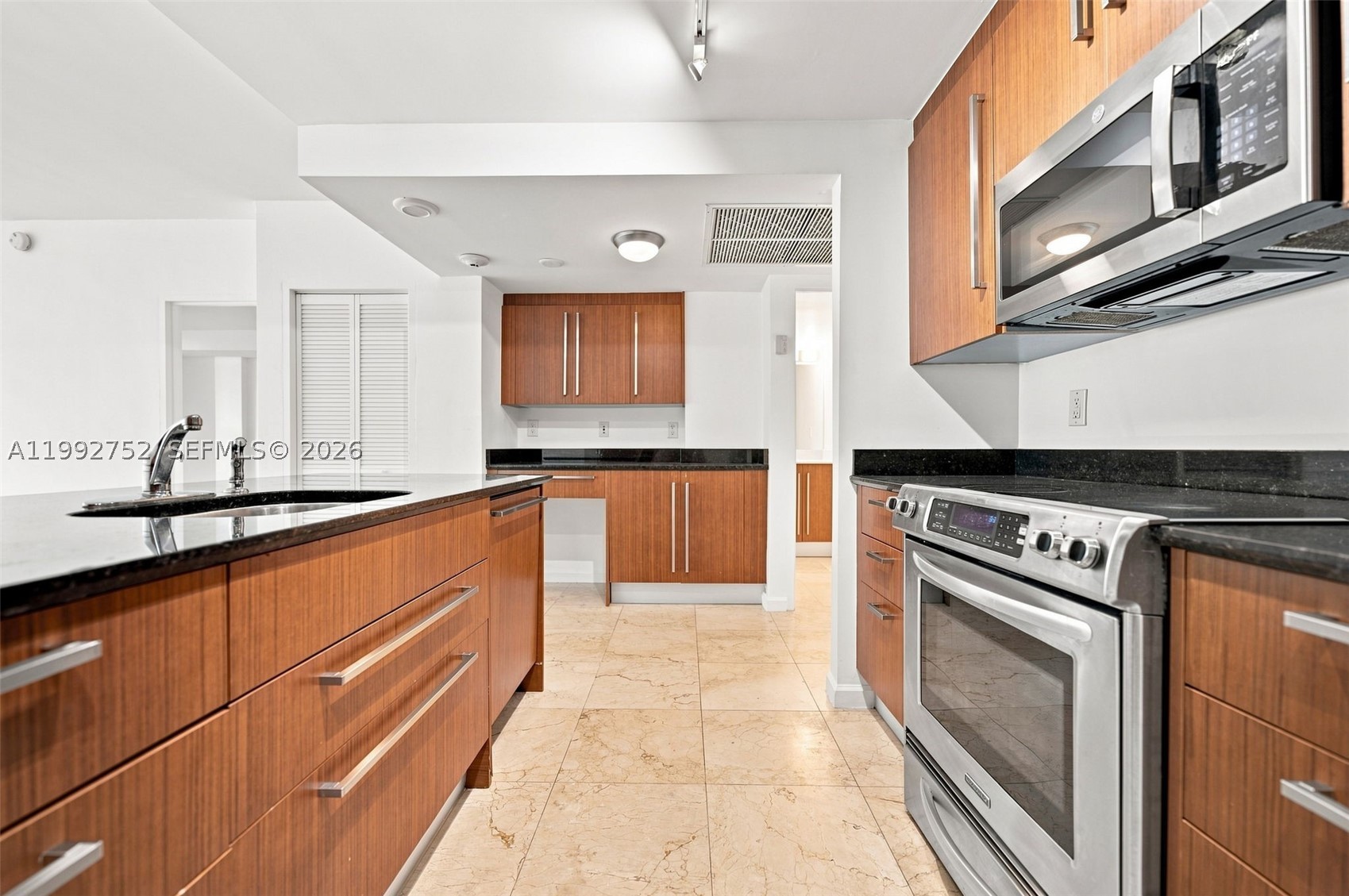 10275 Collins Ave #1107, Bal Harbour FL 33154