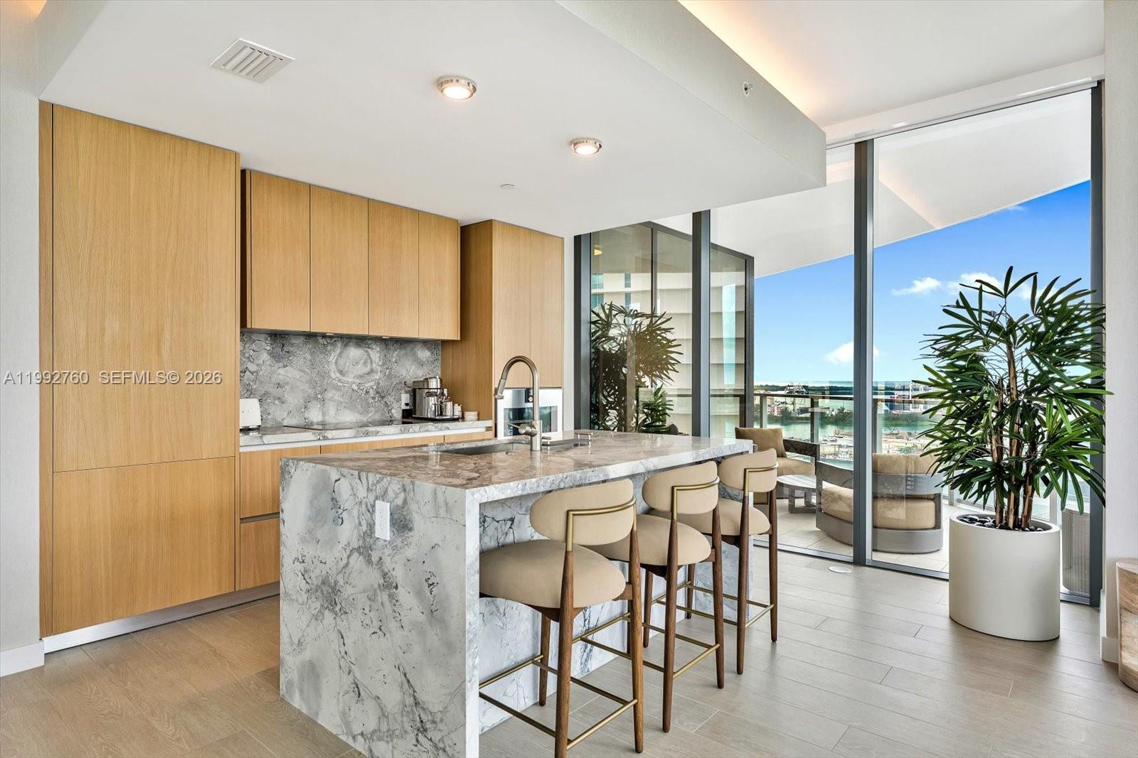 500 Alton Rd #2205, Miami Beach FL 33139