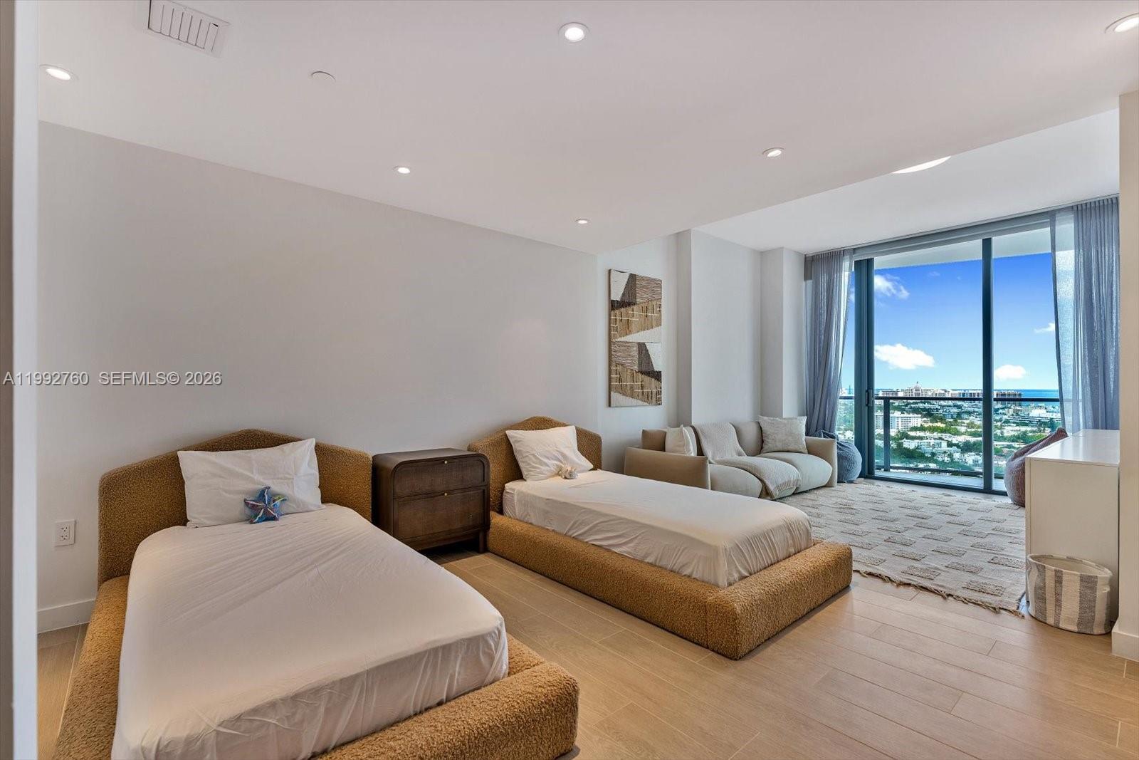 500 Alton Rd #2205, Miami Beach FL 33139