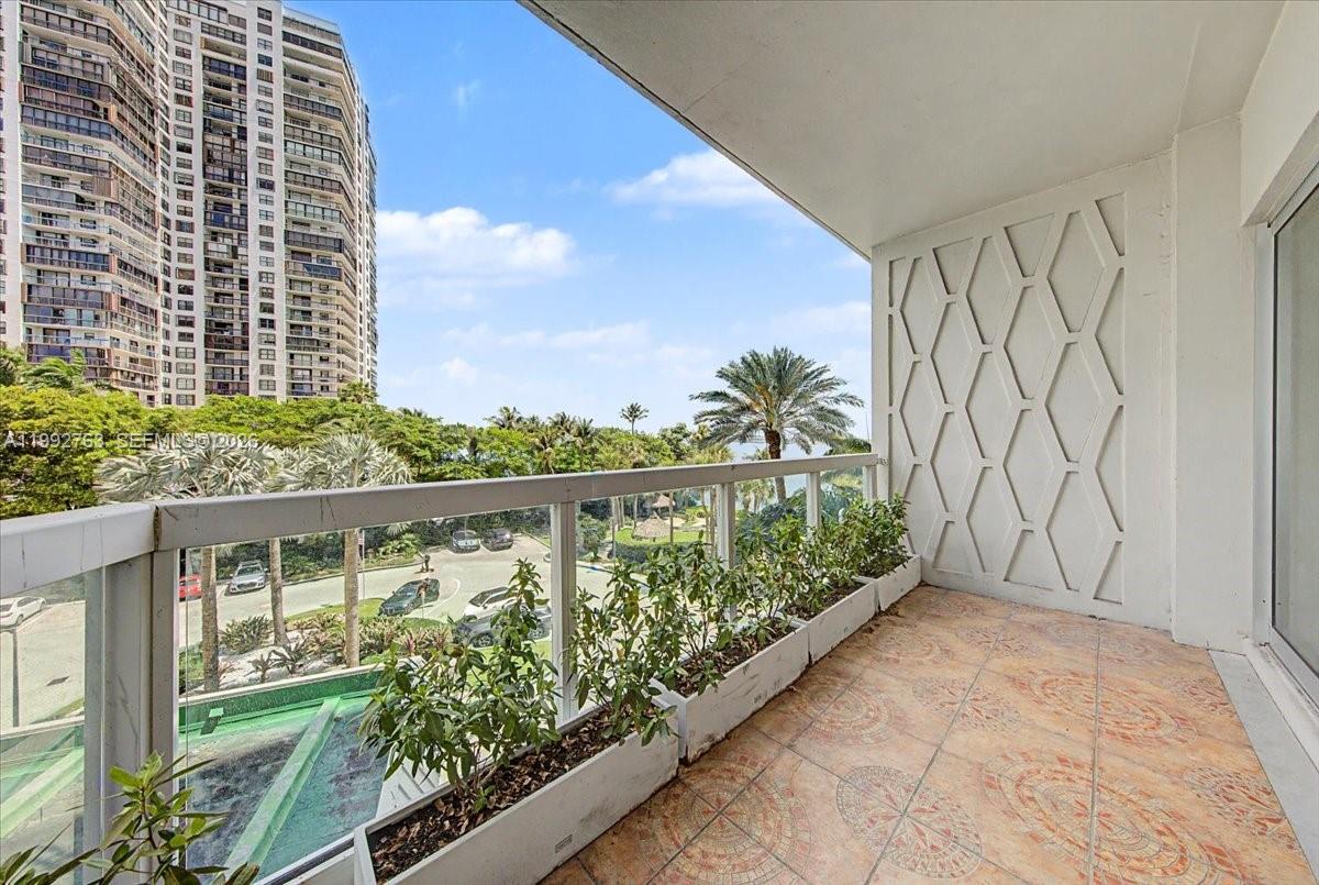2451 Brickell Ave #4F, Miami FL 33129