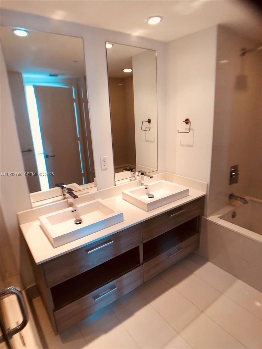 1300 S Miami Ave #4702, Miami FL 33130
