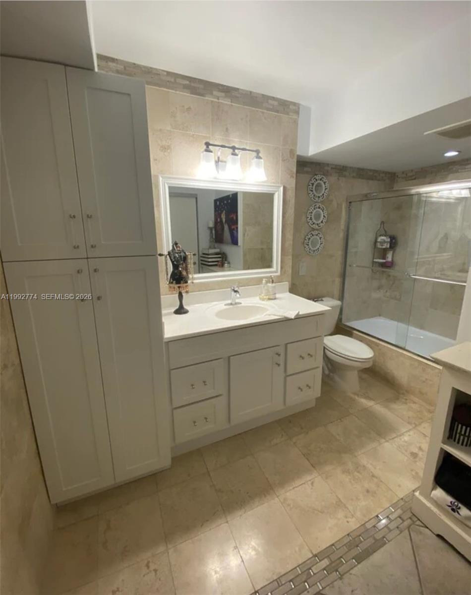 11930 N Bayshore Dr #1006, North Miami FL 33181
