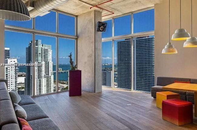 151 SE 1 #3111, Miami FL 33131
