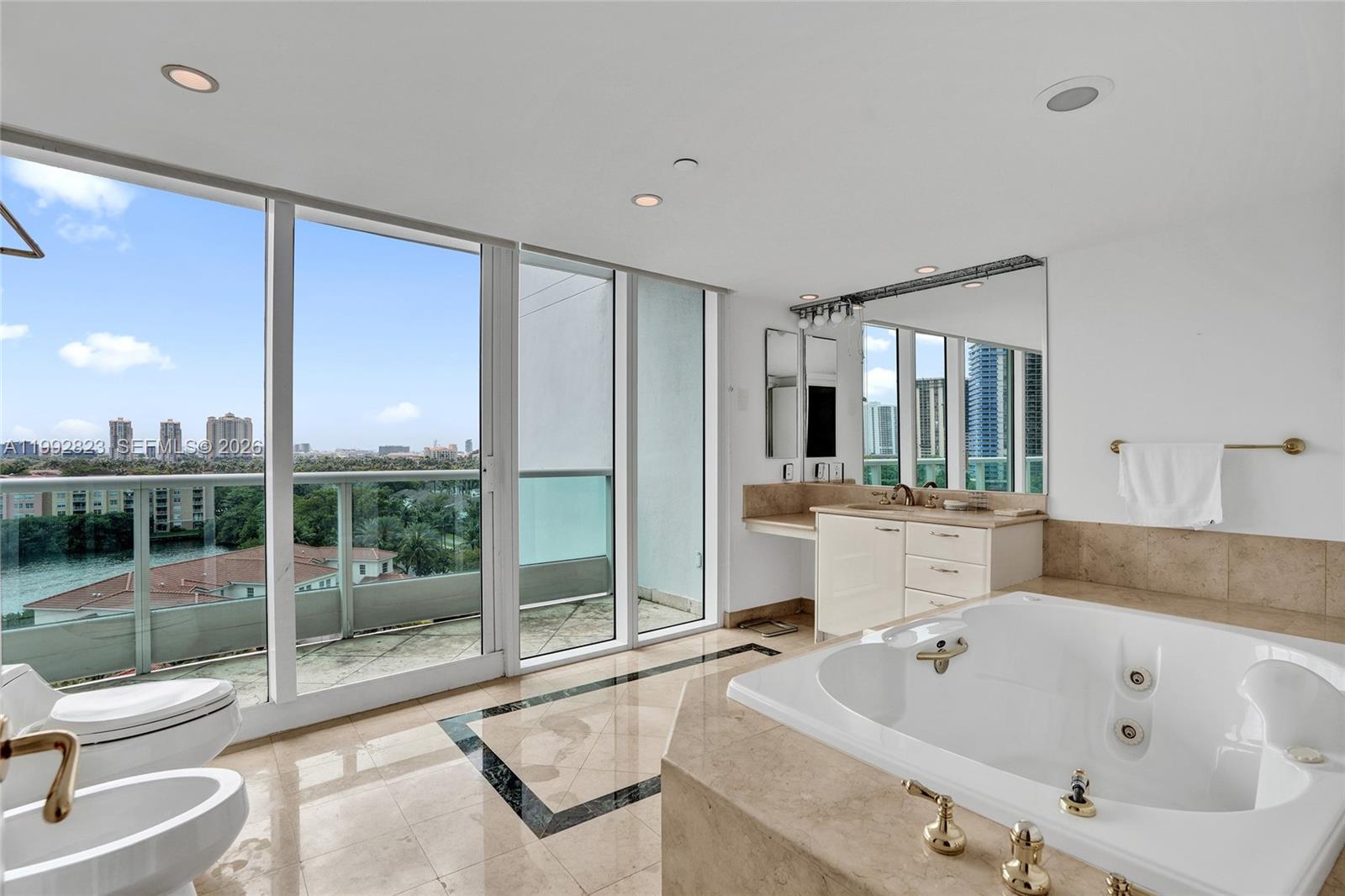 19955 NE 38th Ct #1002, Aventura FL 33180