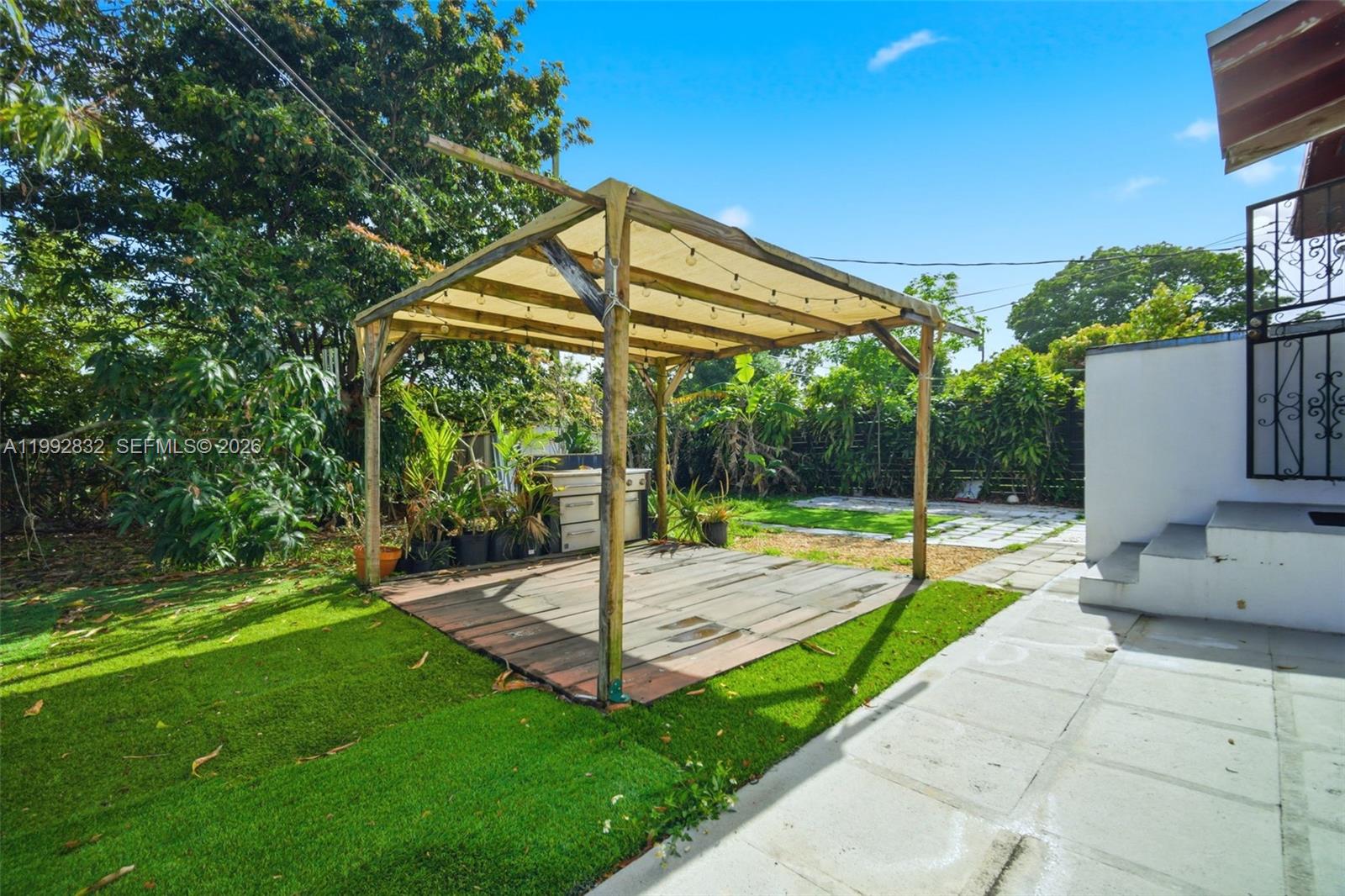 6336 SW 9th St, West Miami FL 33144