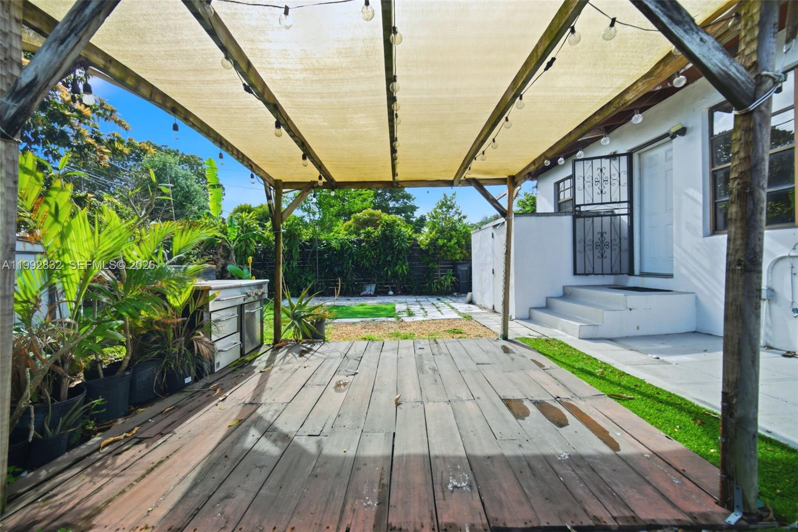 6336 SW 9th St, West Miami FL 33144