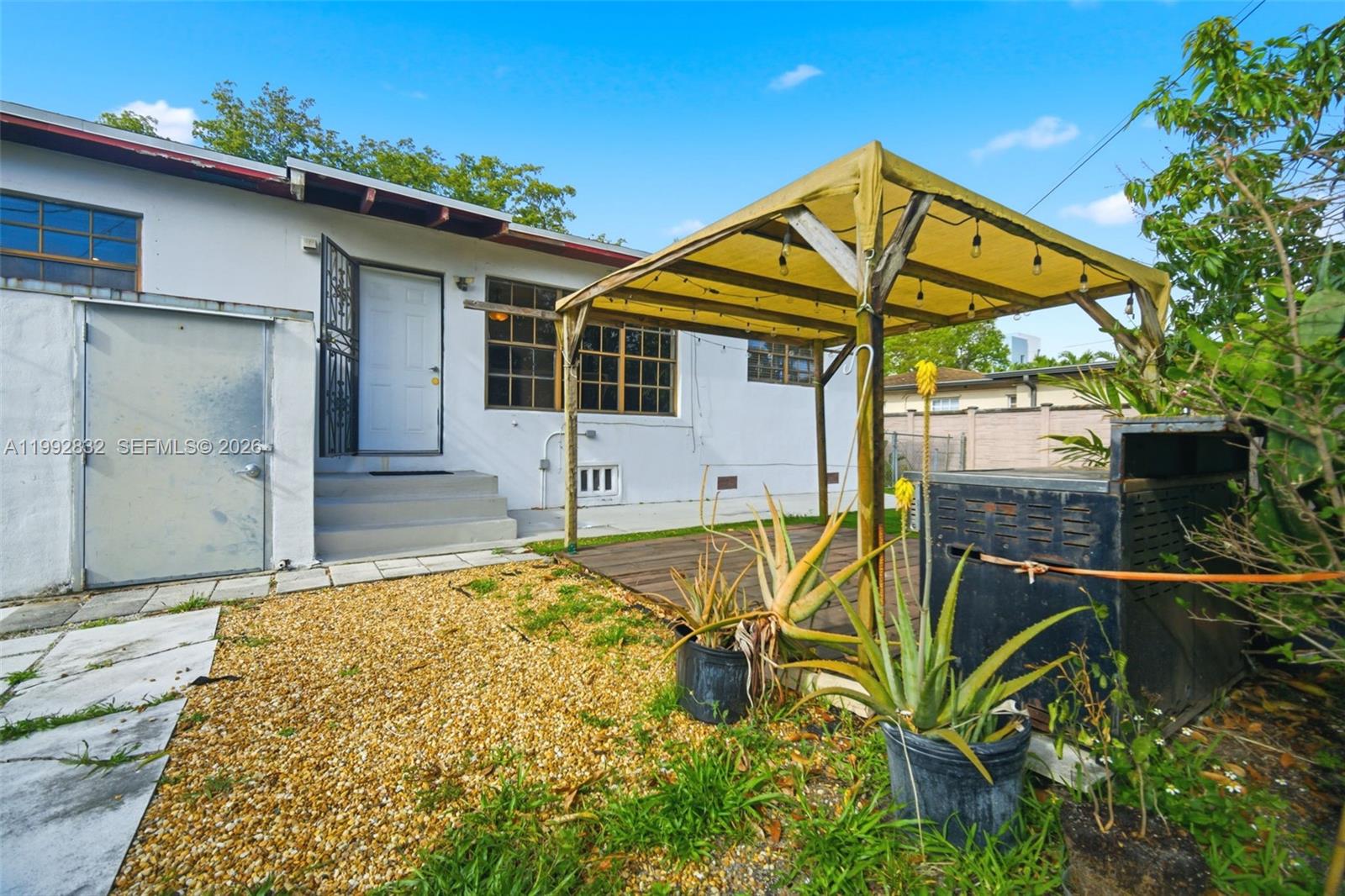 6336 SW 9th St, West Miami FL 33144