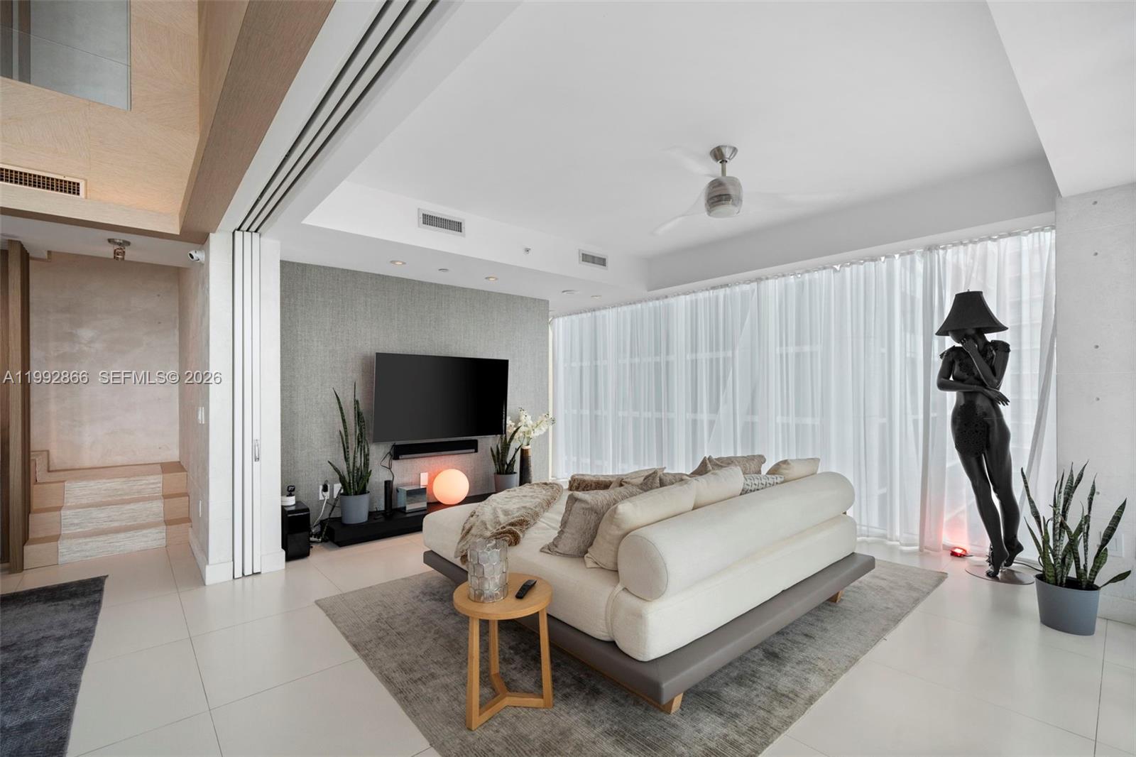 1040 Biscayne Blvd #PH-4607, Miami FL 33132