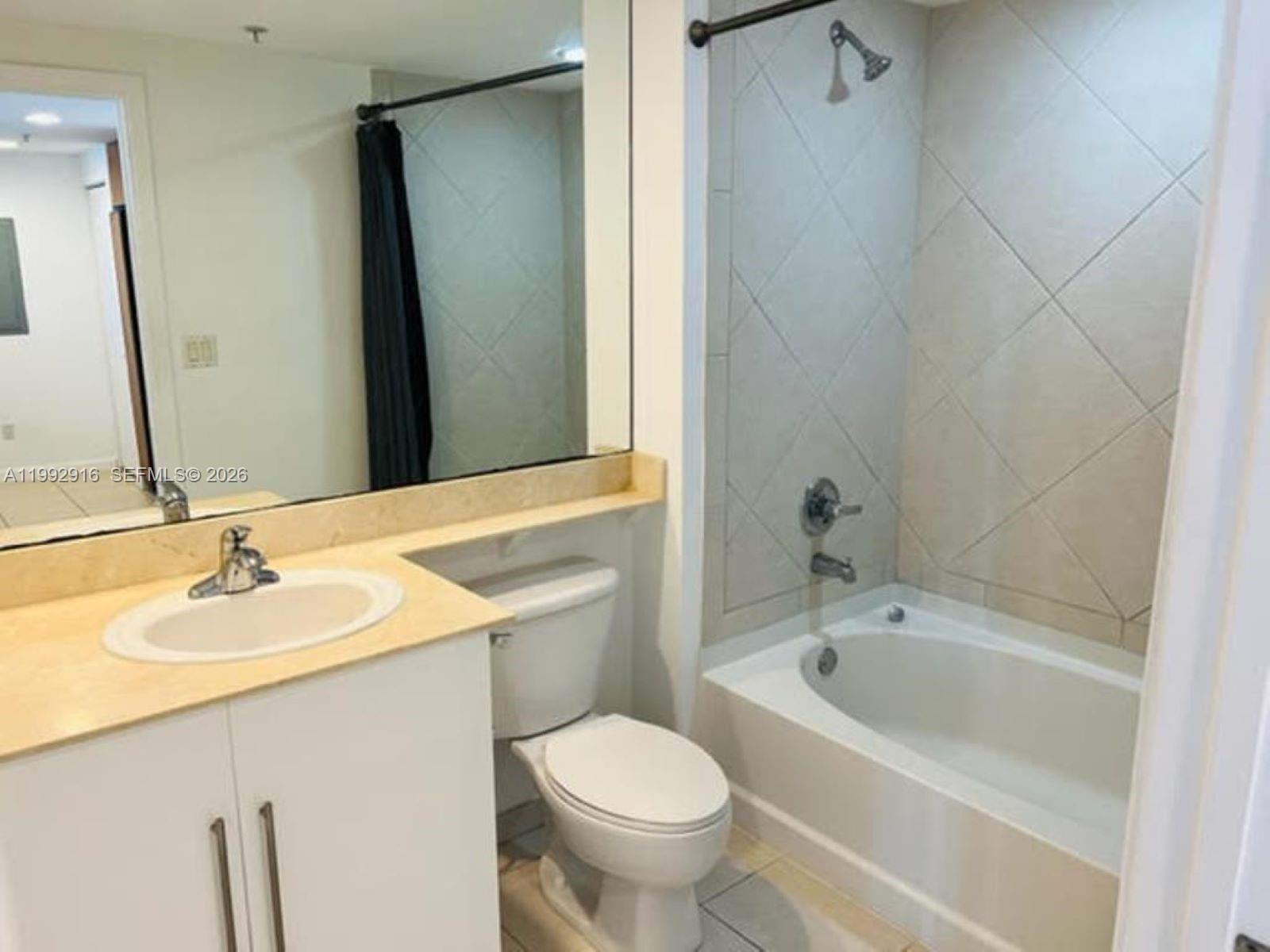335 S Biscayne Blvd #2406, Miami FL 33131