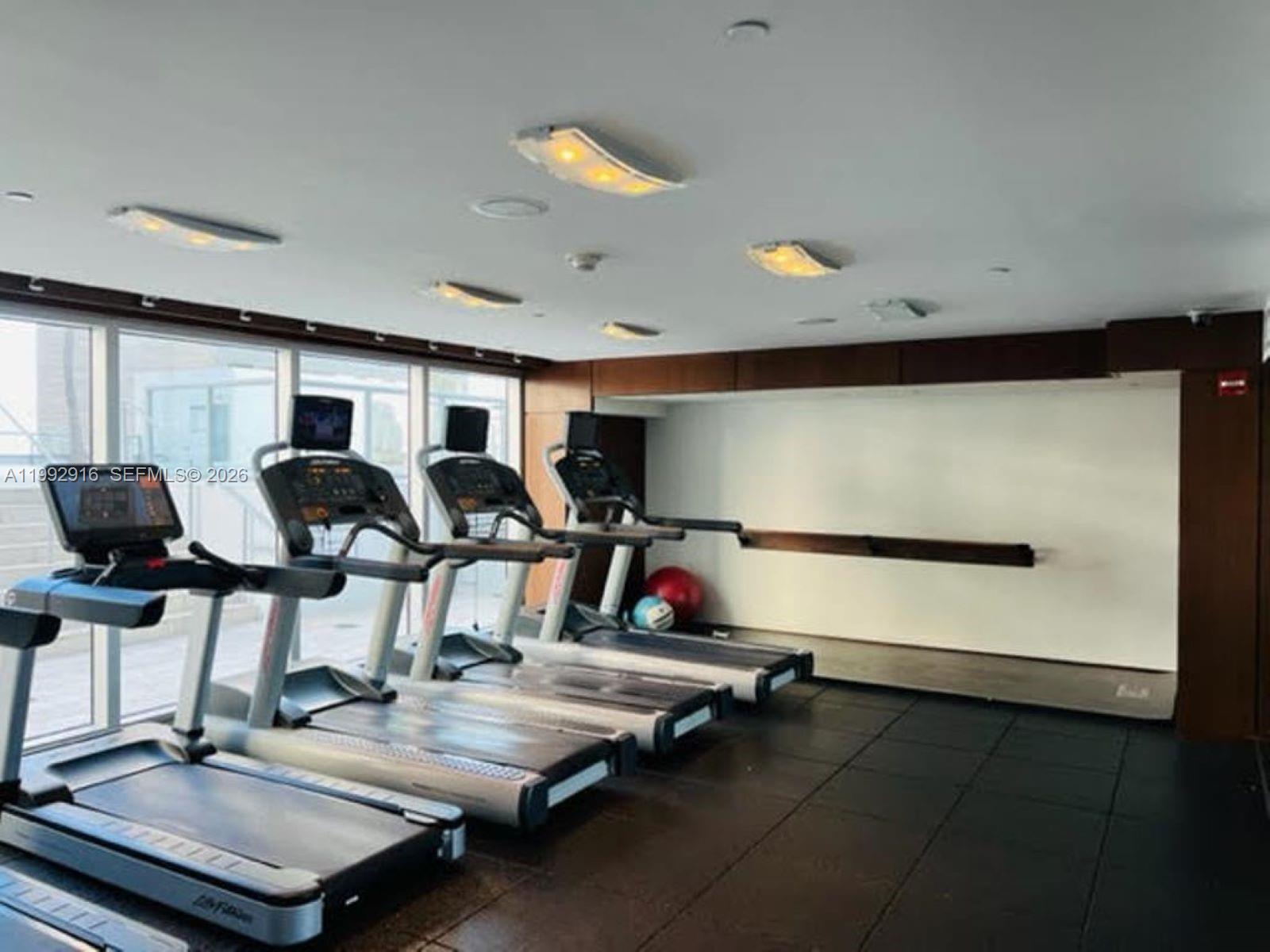 335 S Biscayne Blvd #2406, Miami FL 33131