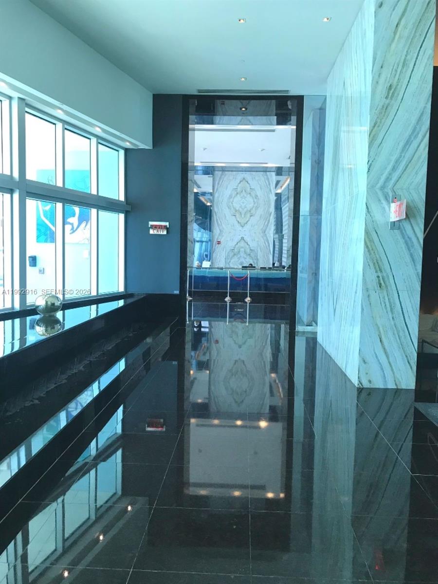 335 S Biscayne Blvd #2406, Miami FL 33131