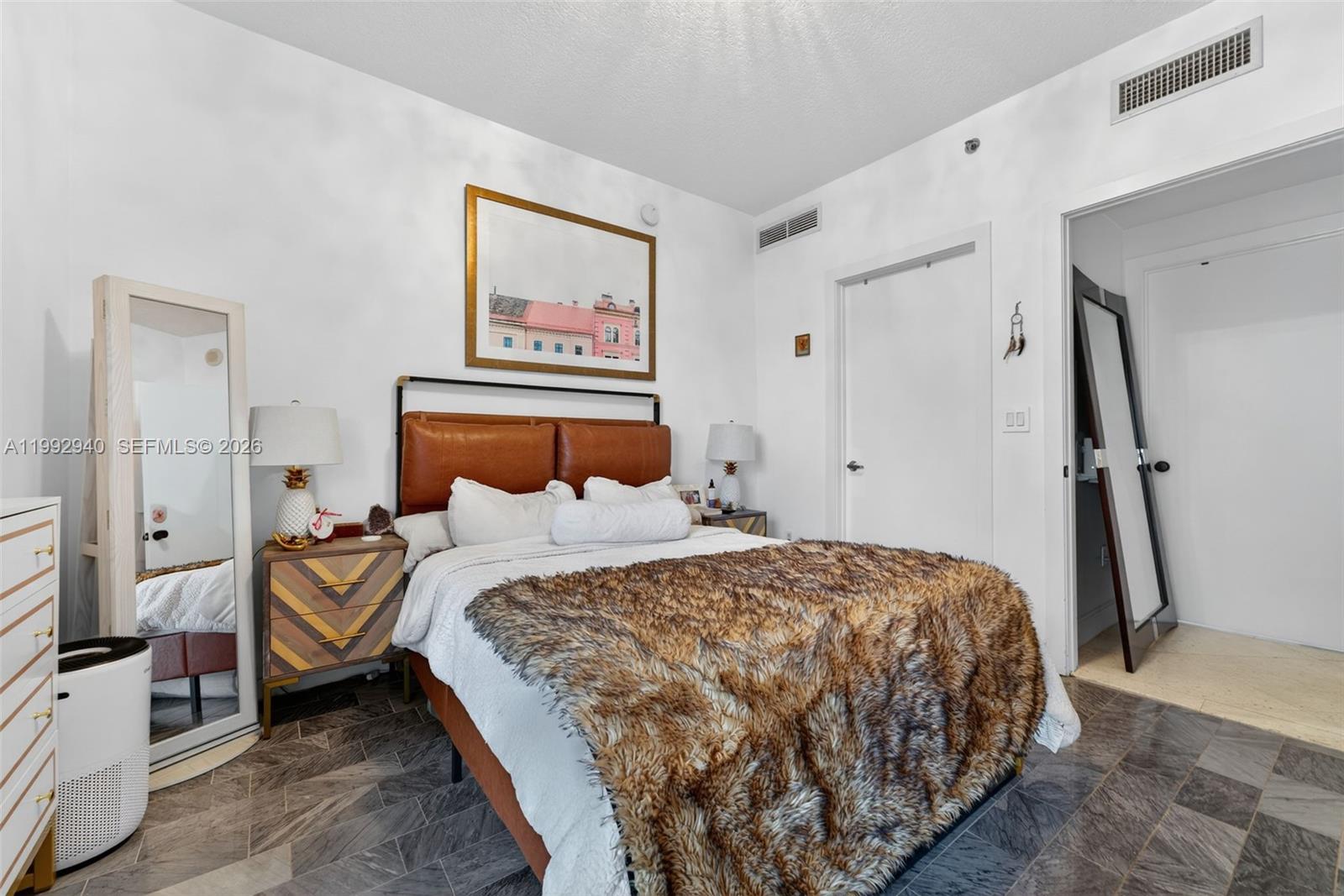 1050 Brickell Ave #2510, Miami FL 33131