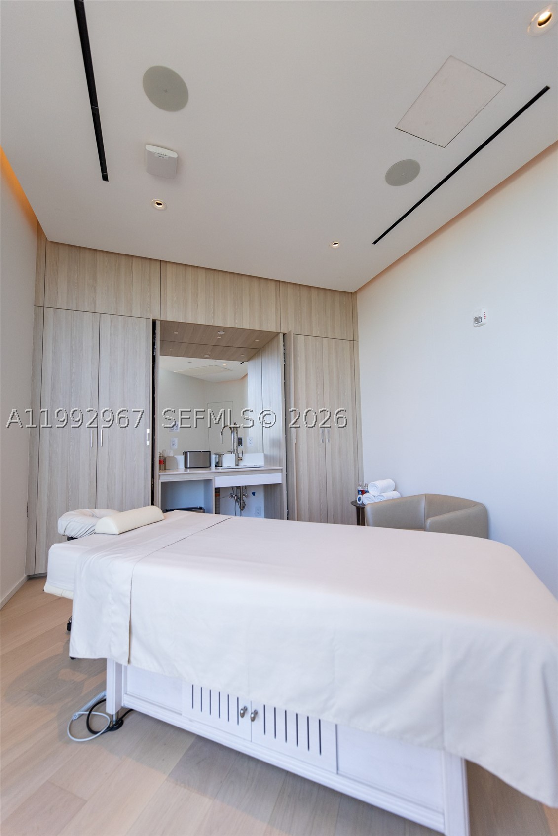 17901 Collins Ave #2404, Sunny Isles Beach FL 33160