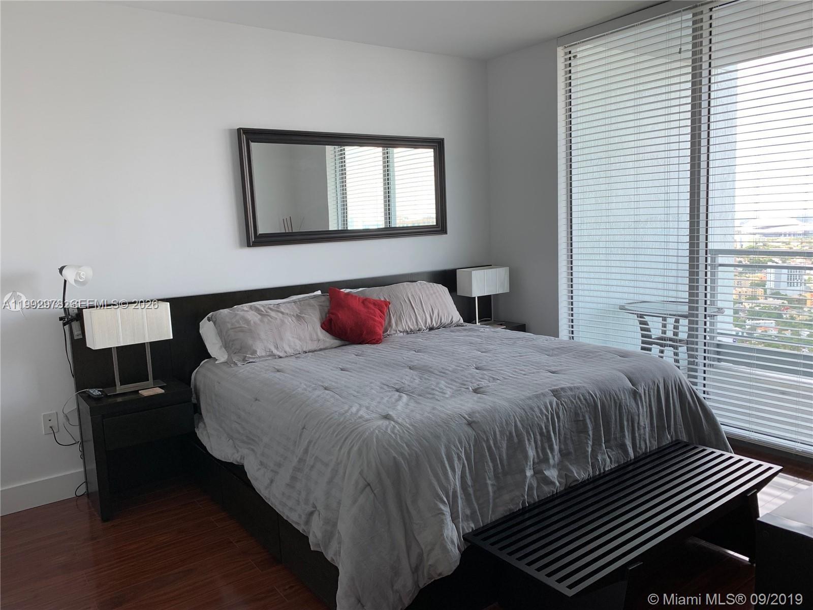 90 SW 3rd St #4008, Miami FL 33130