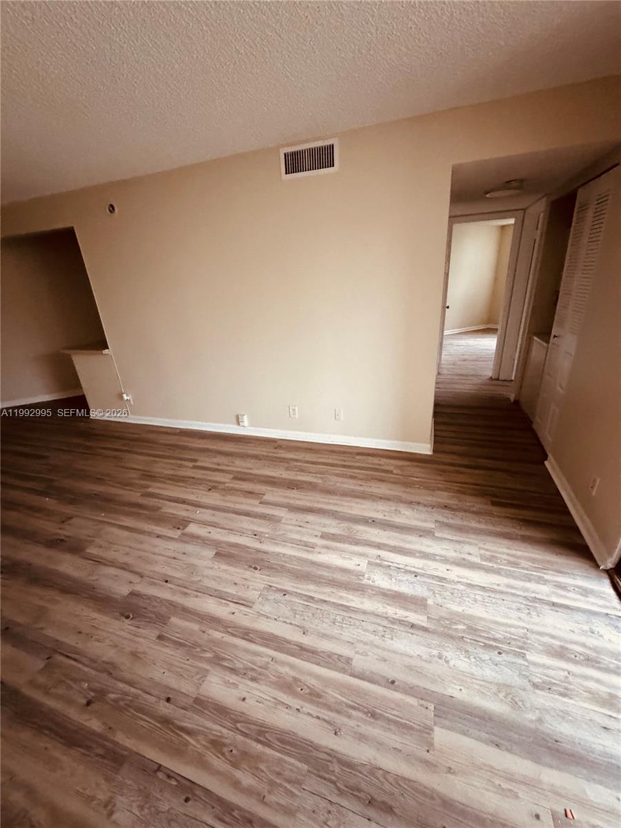 211 Lake Pointe Dr #110, Oakland Park FL 33309