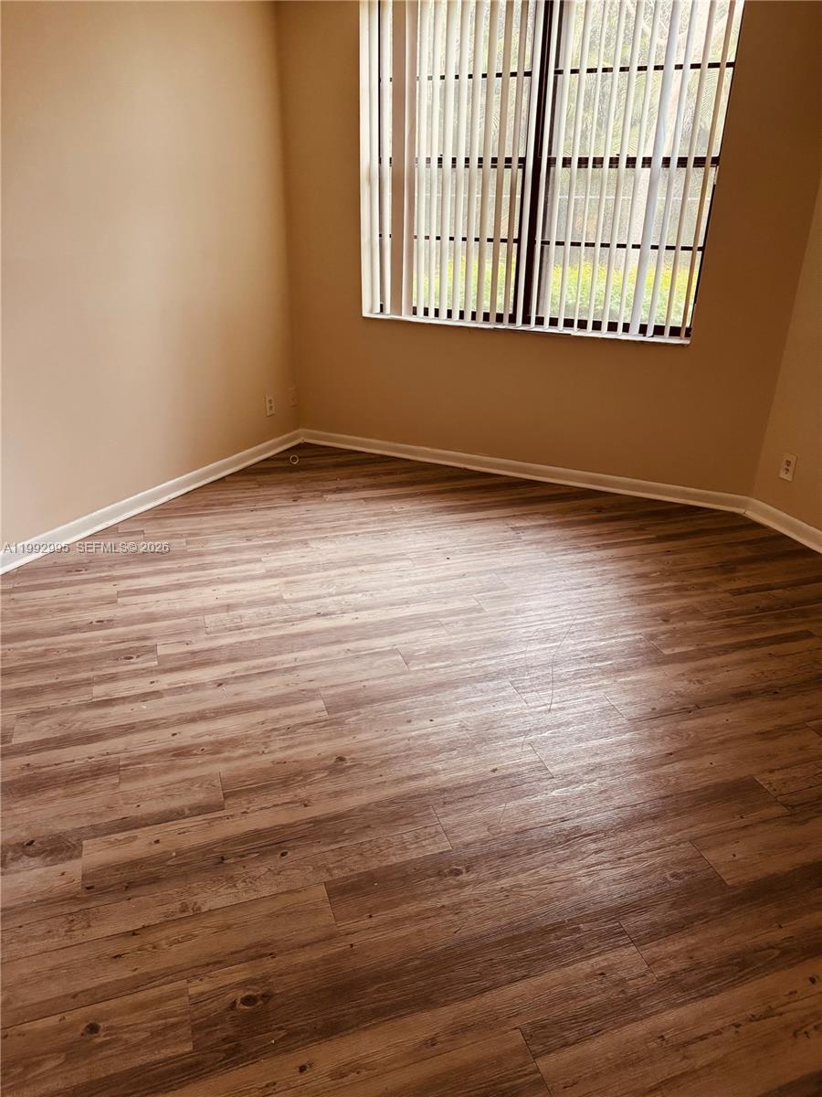 211 Lake Pointe Dr #110, Oakland Park FL 33309