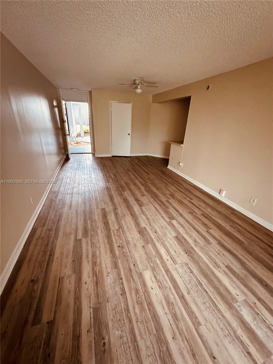 211 Lake Pointe Dr #110, Oakland Park FL 33309