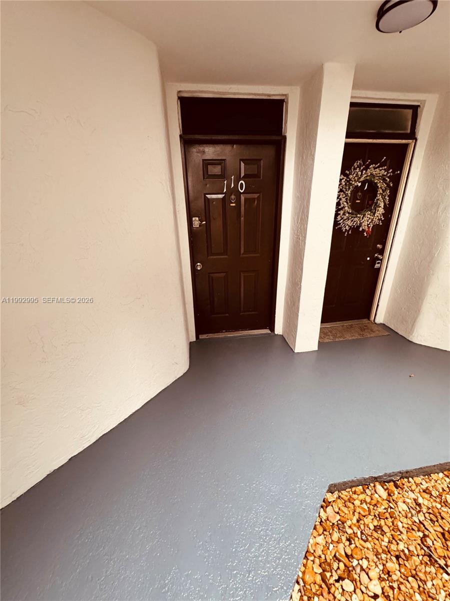 211 Lake Pointe Dr #110, Oakland Park FL 33309