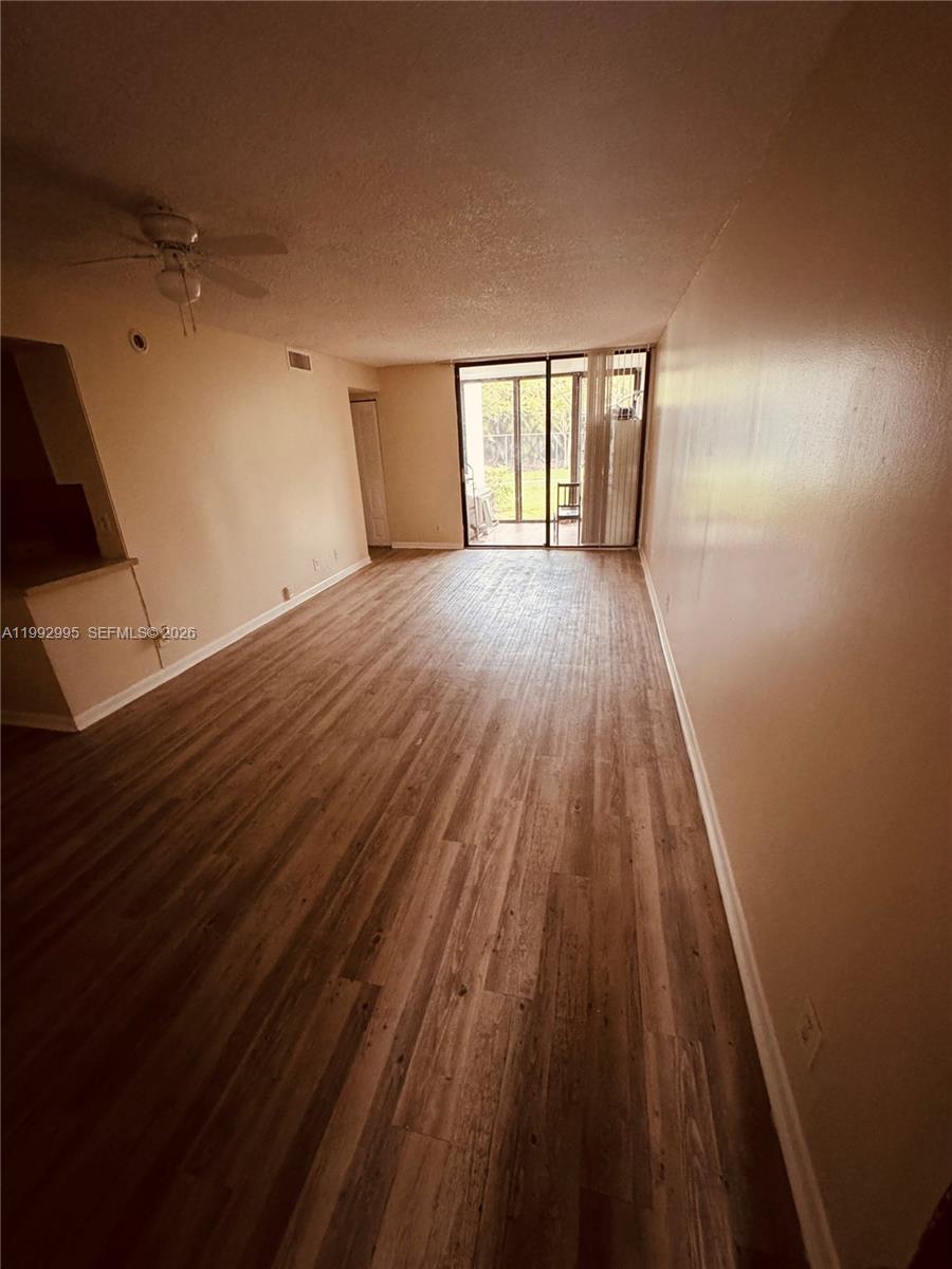 211 Lake Pointe Dr #110, Oakland Park FL 33309