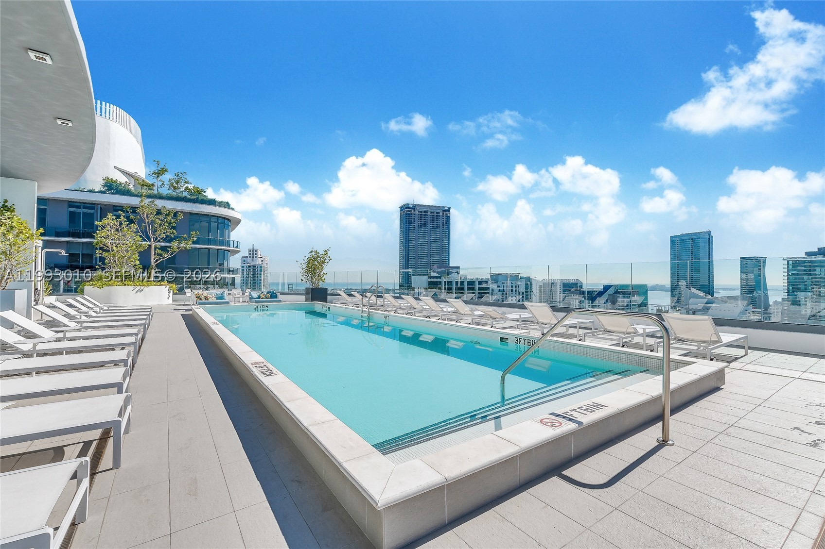 55 SW 9th St #1905, Miami FL 33130