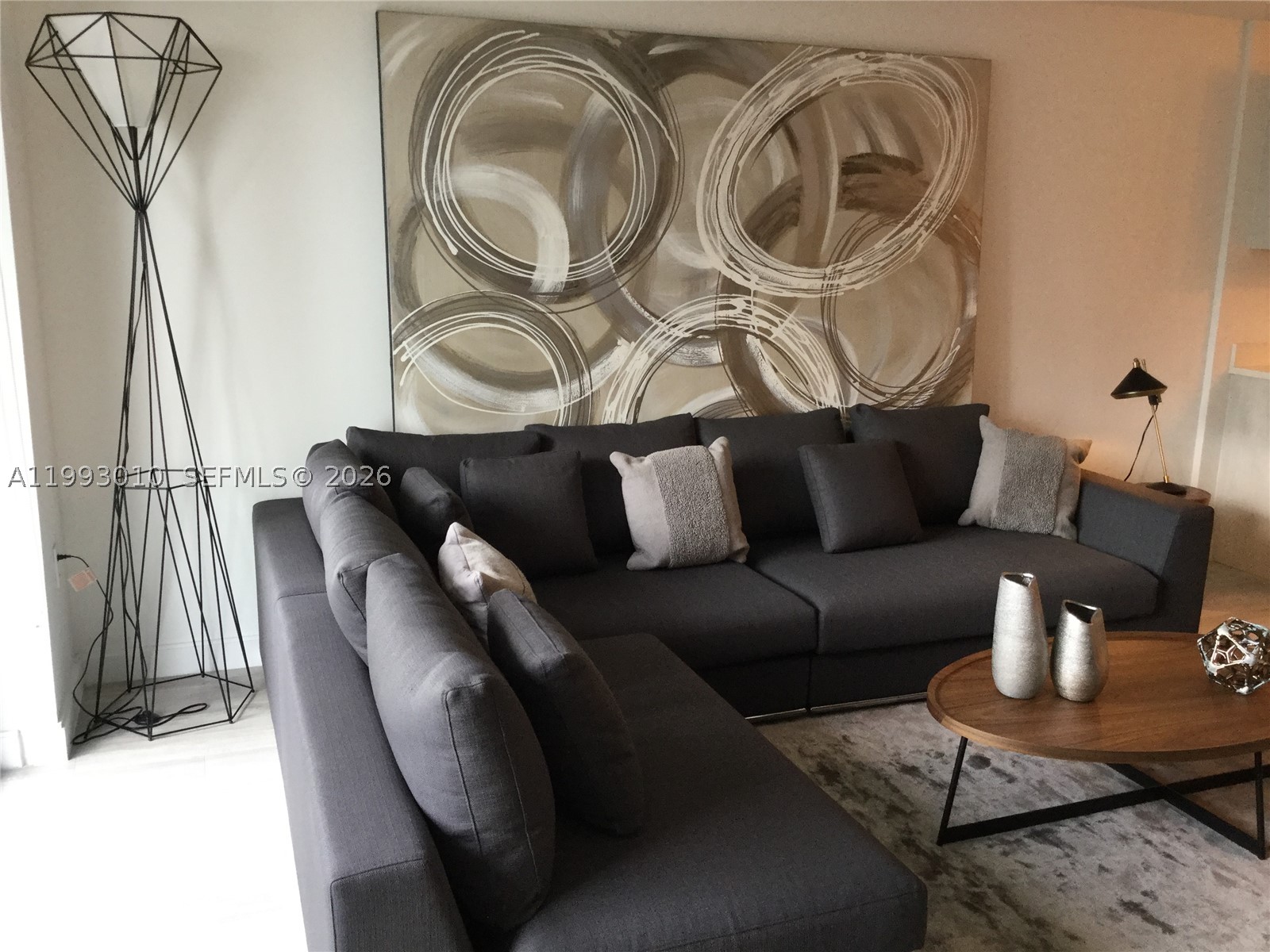 55 SW 9th St #1905, Miami FL 33130