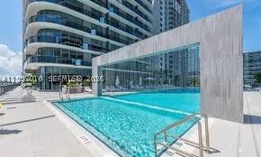 55 SW 9th St #1905, Miami FL 33130