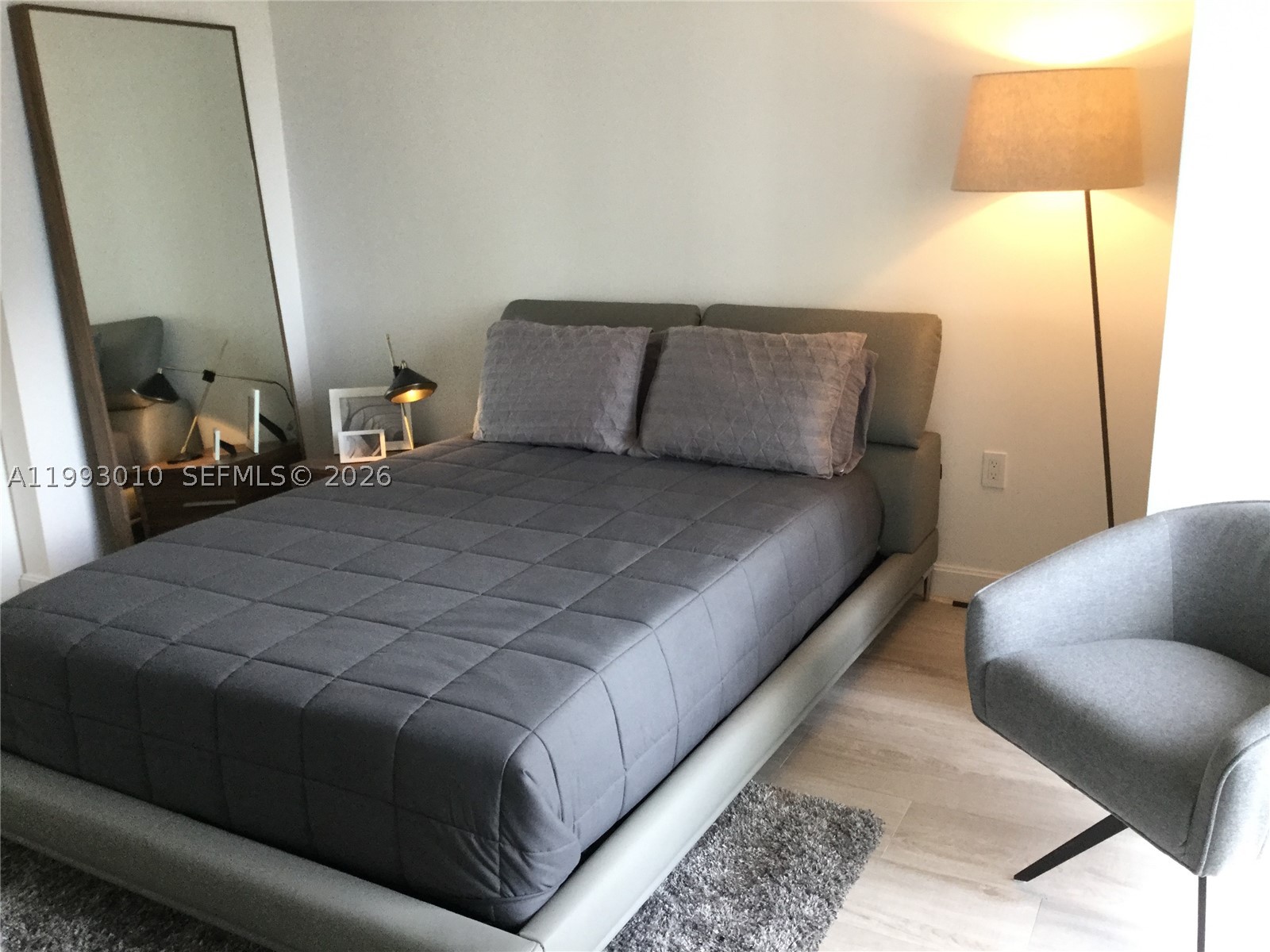 55 SW 9th St #1905, Miami FL 33130