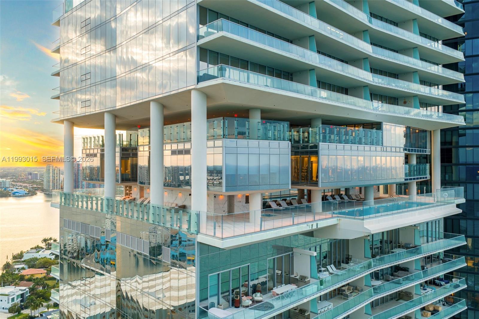 18501 Collins Ave #2504, Sunny Isles Beach FL 33160