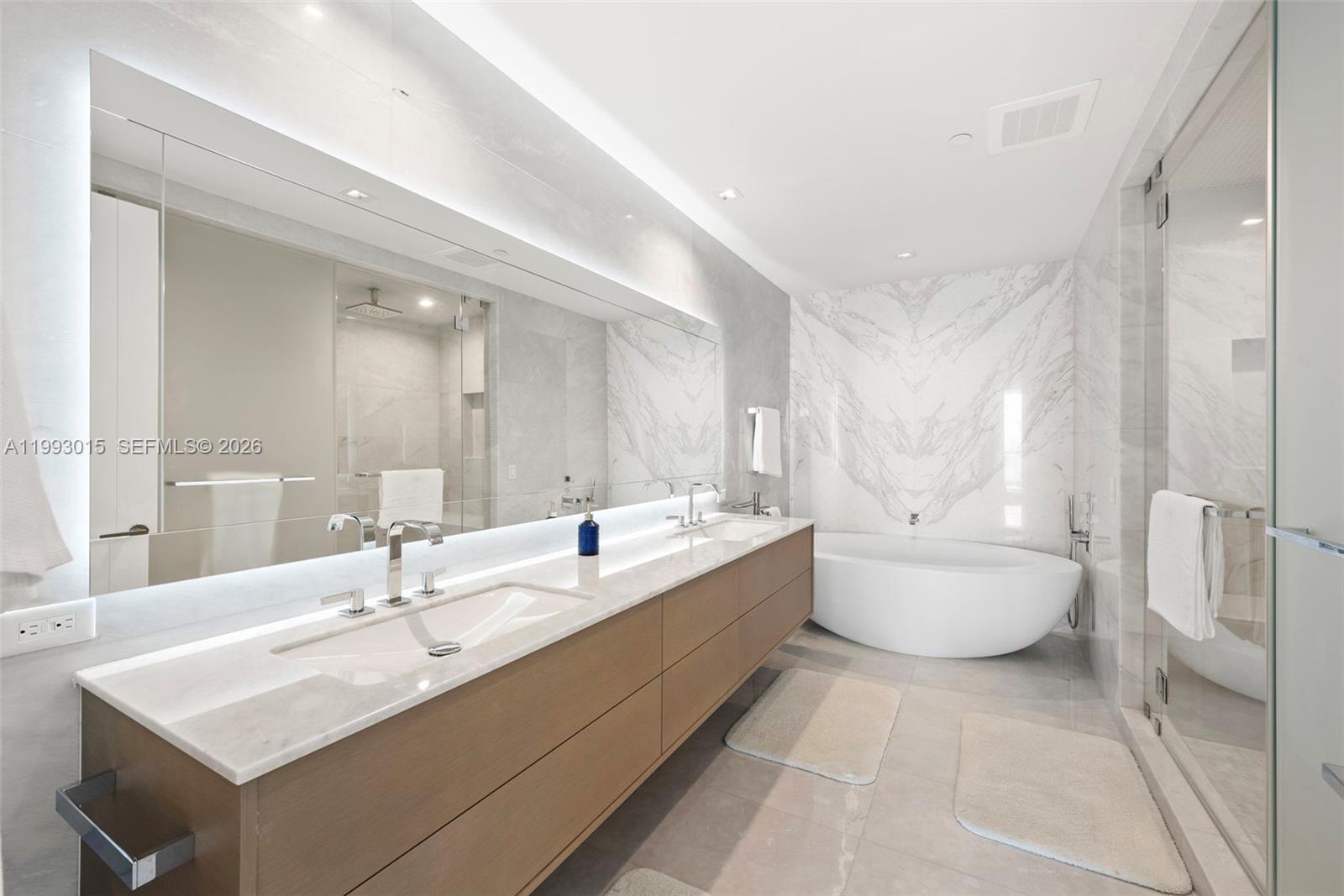 18501 Collins Ave #2504, Sunny Isles Beach FL 33160