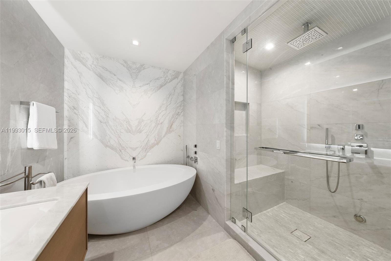 18501 Collins Ave #2504, Sunny Isles Beach FL 33160