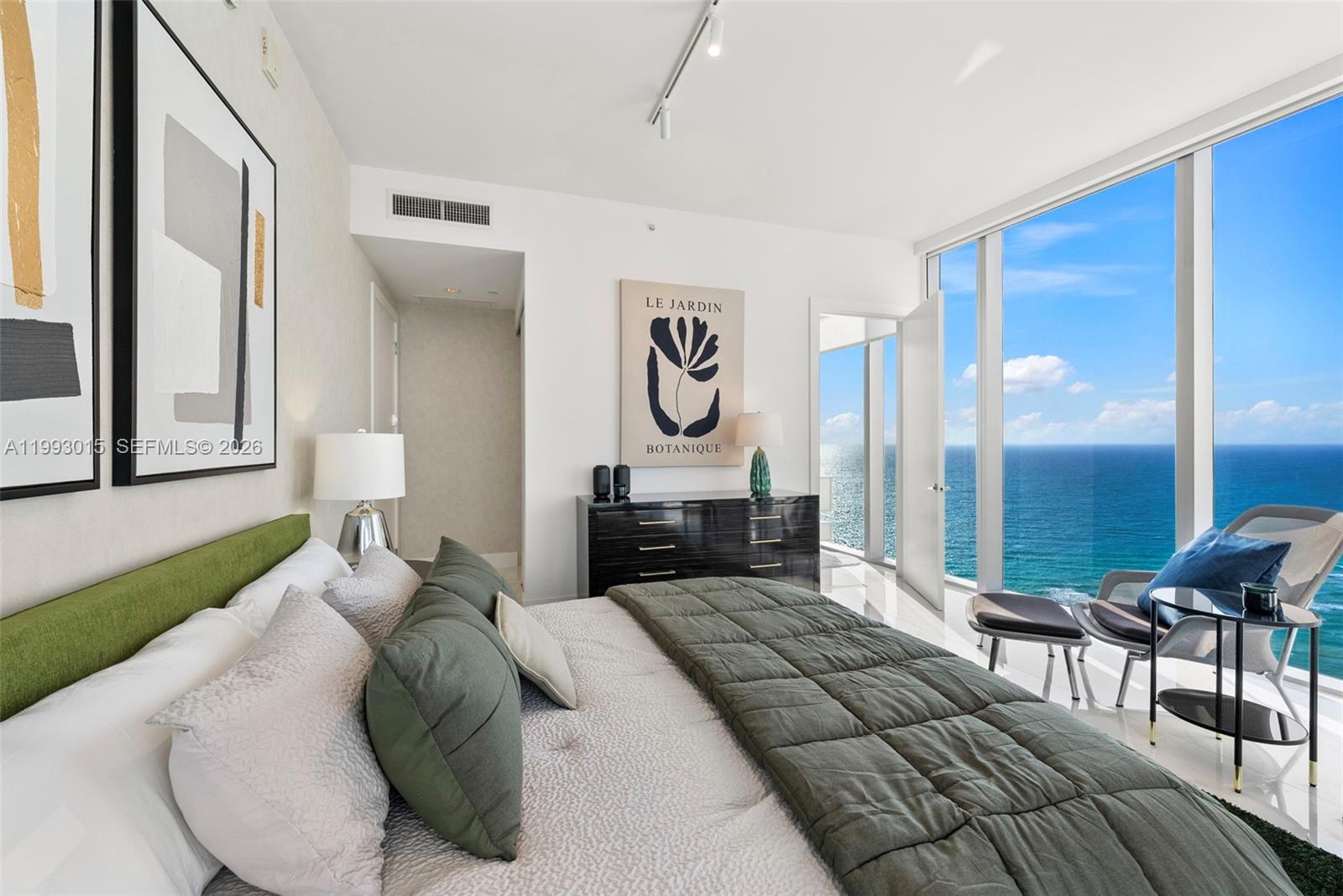18501 Collins Ave #2504, Sunny Isles Beach FL 33160