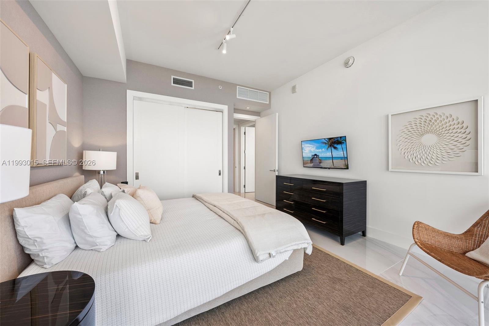 18501 Collins Ave #2504, Sunny Isles Beach FL 33160