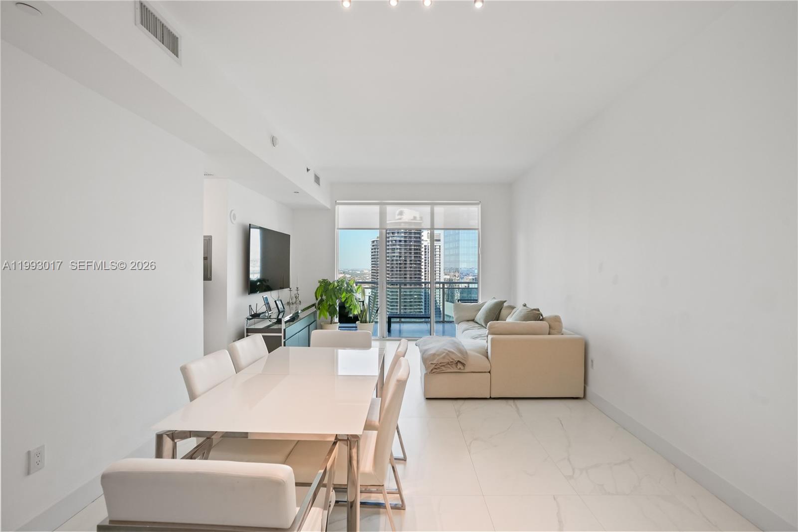 950 Brickell Bay Dr #4101, Miami FL 33131