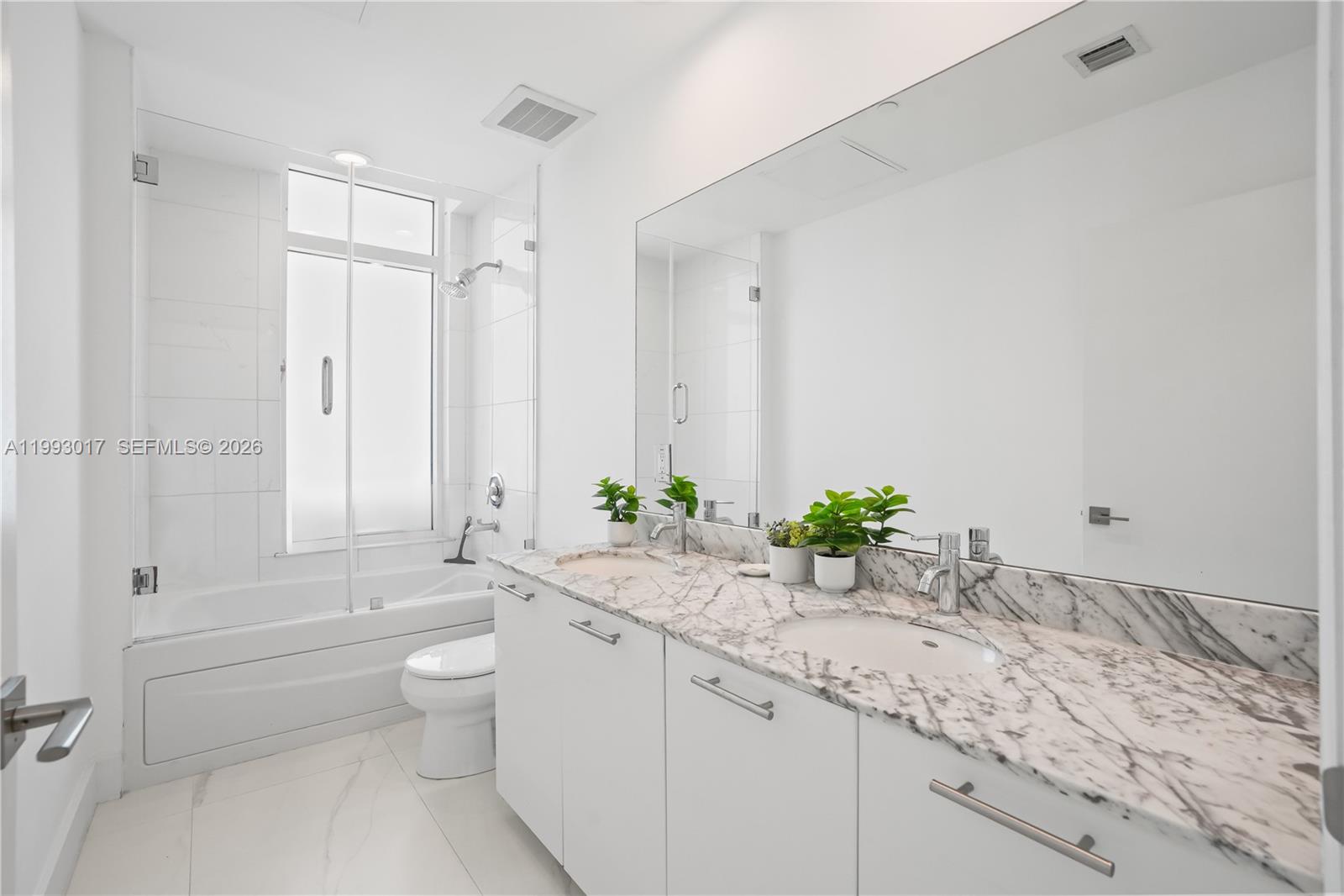 950 Brickell Bay Dr #4101, Miami FL 33131